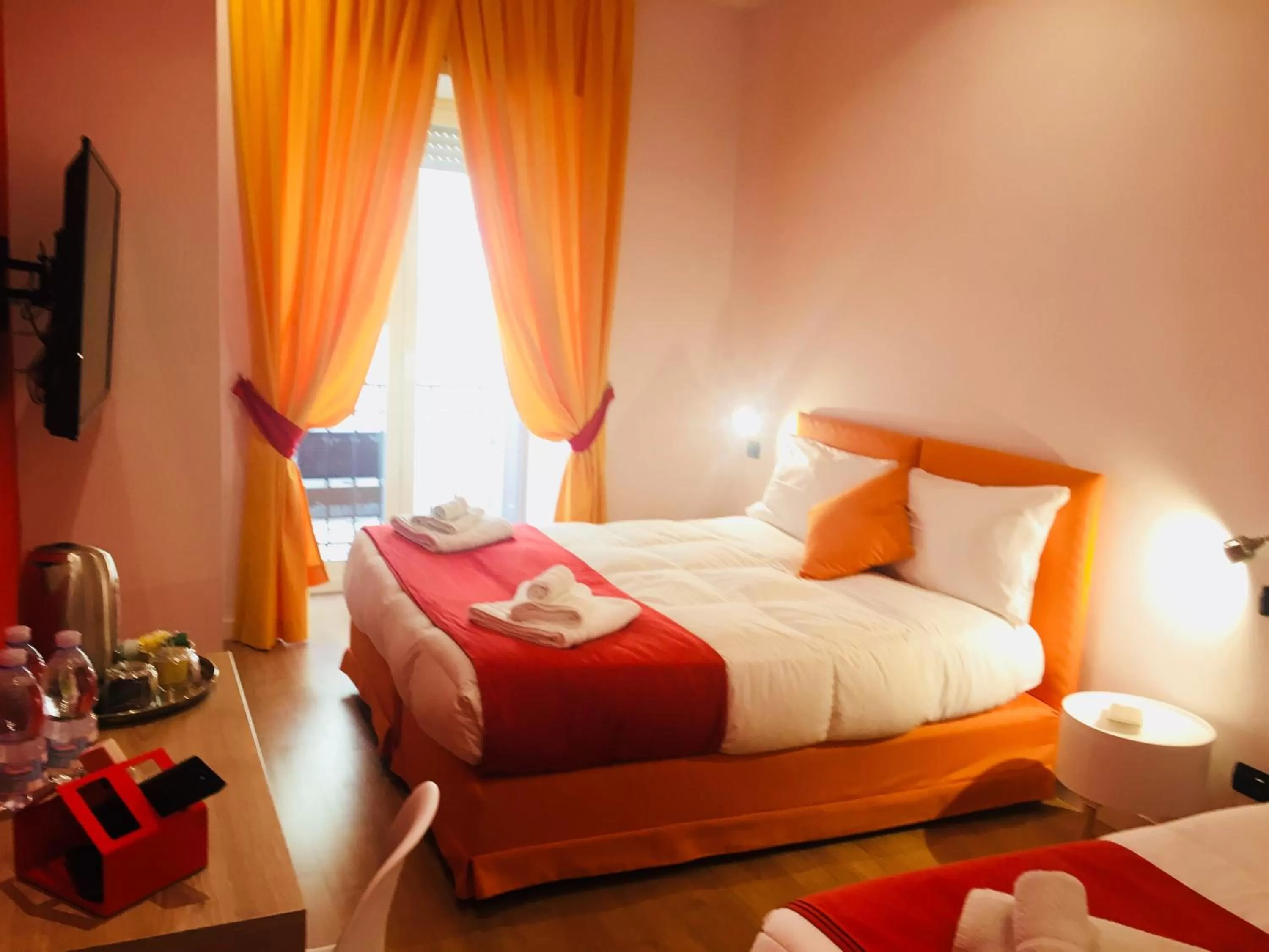 Photo of the whole room, Bed in Grande Archivio Napoli 22