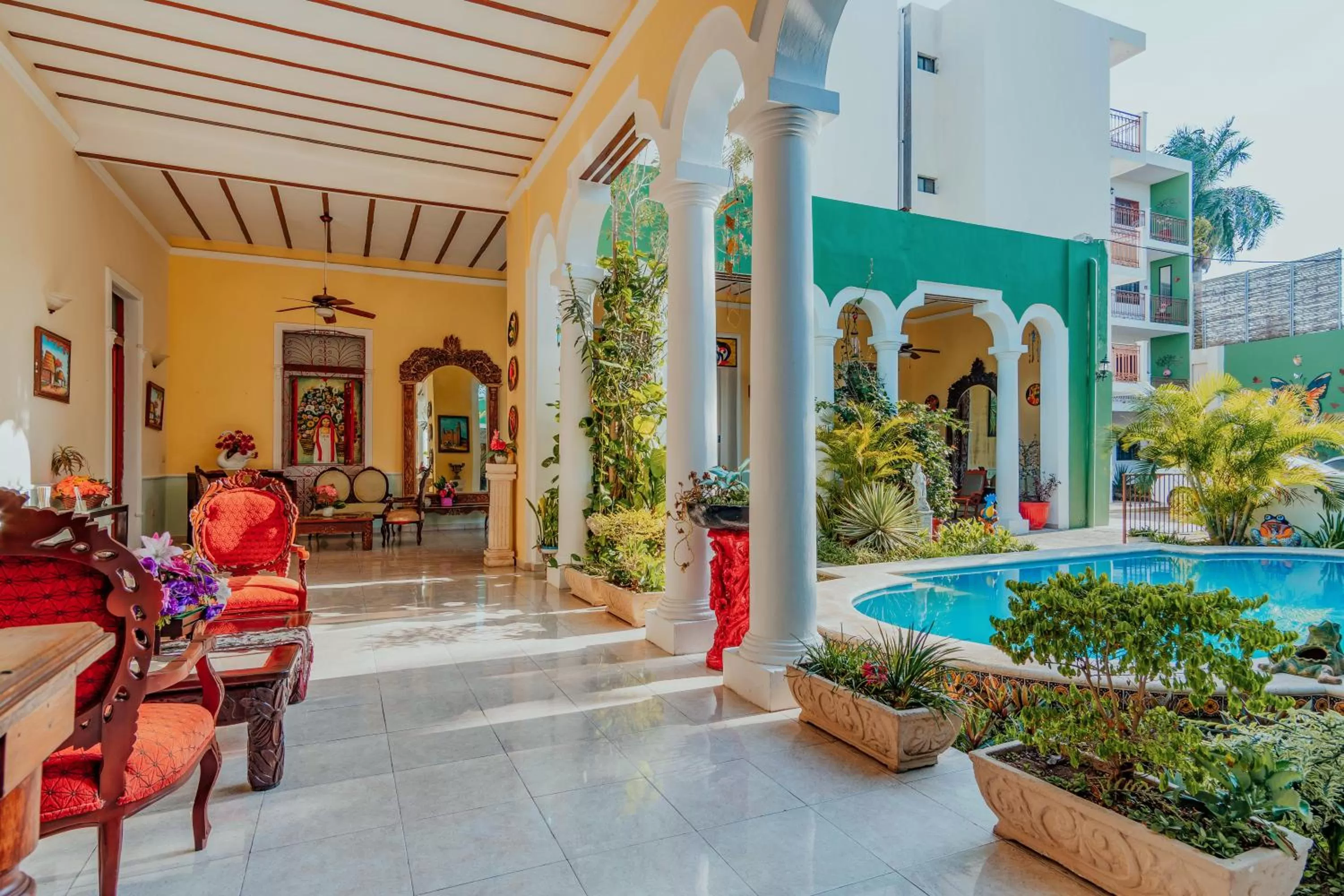 Swimming pool in Hotel Santa María Mérida