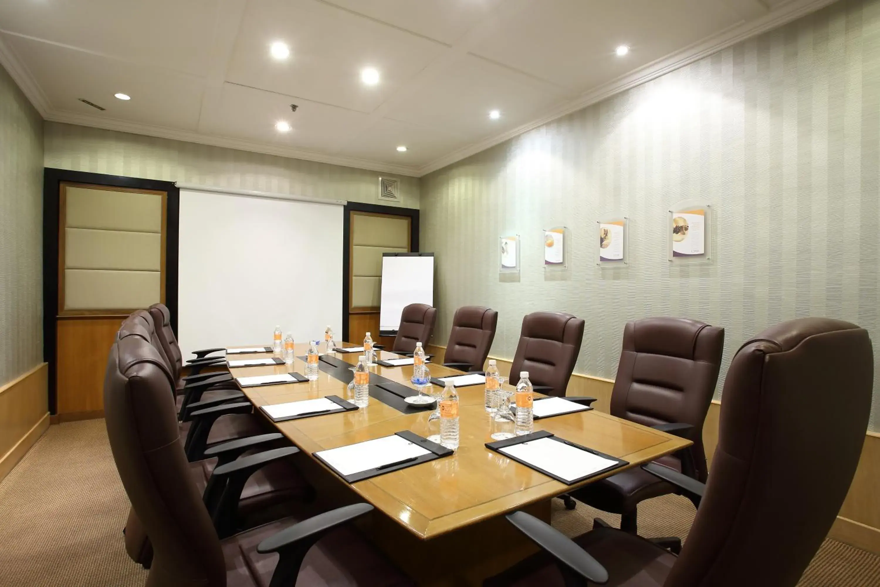 Business facilities in Corus Hotel Kuala Lumpur