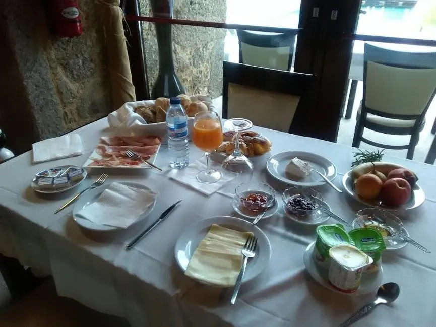 Food and drinks in Hotel Rural Alves - BRAGA - Casa Alves de Torneiros