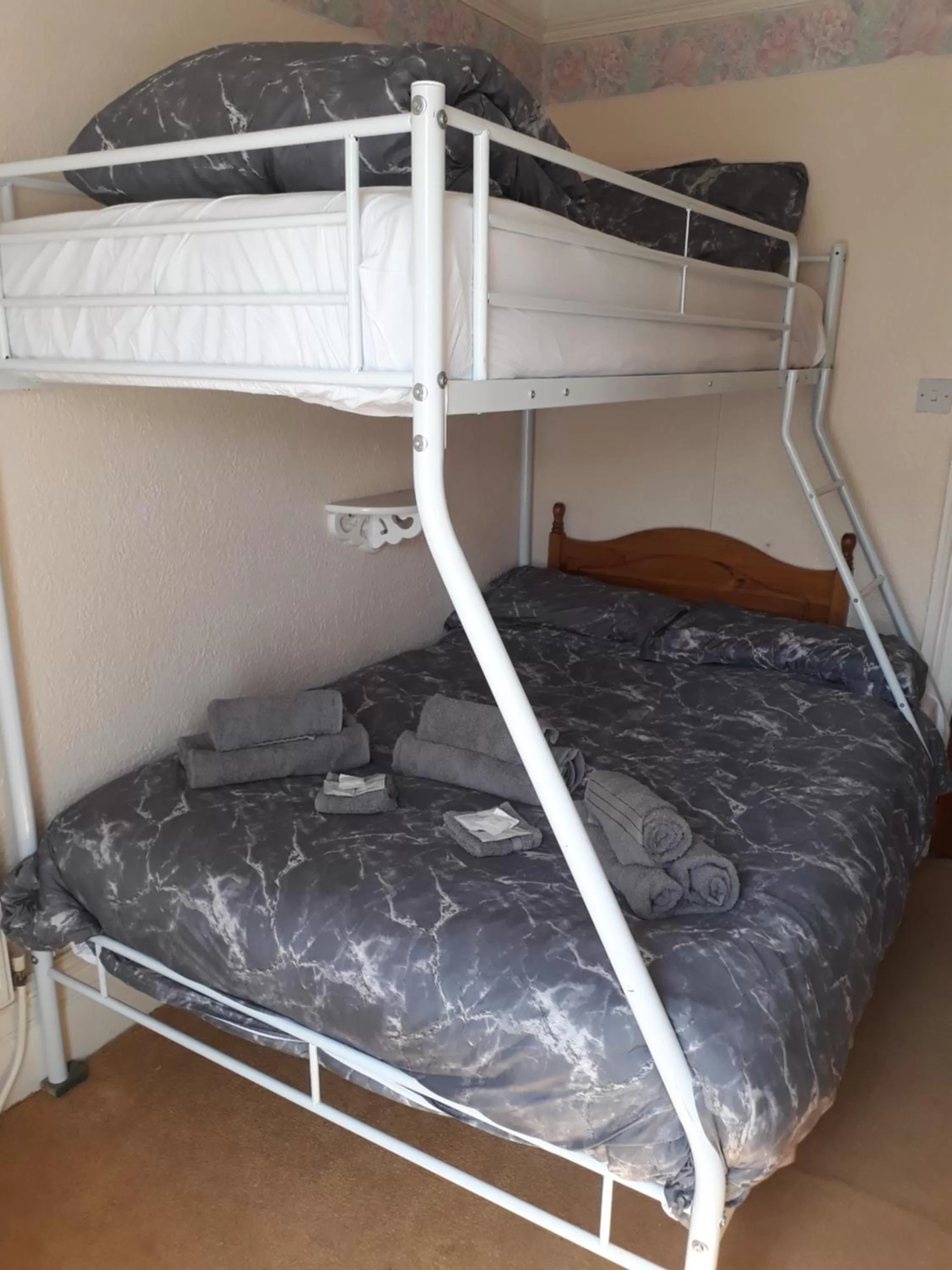 Bunk Bed in Briny View Hotel