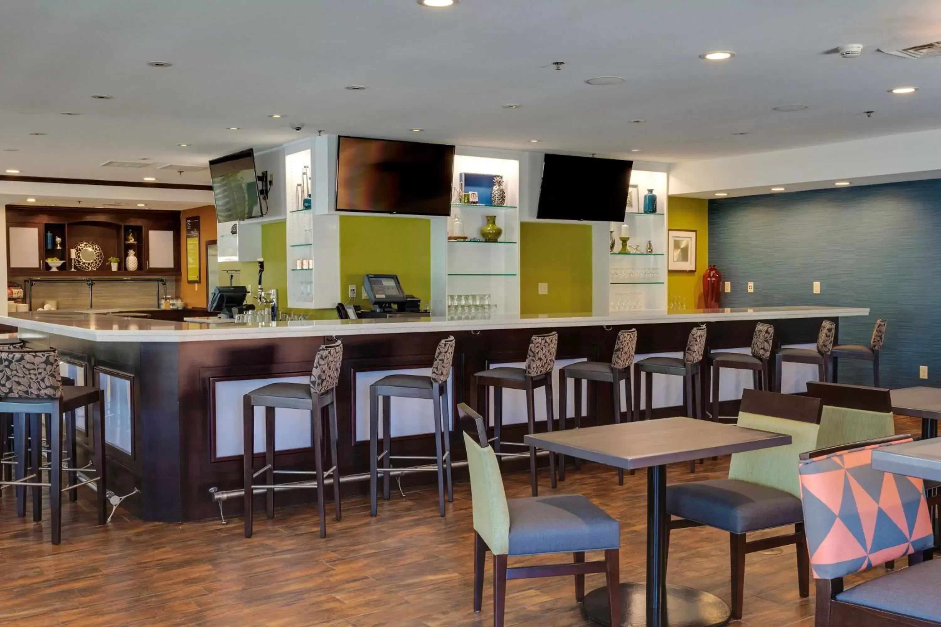 Lounge or bar, Restaurant/Places to Eat in Hilton Garden Inn South Bend