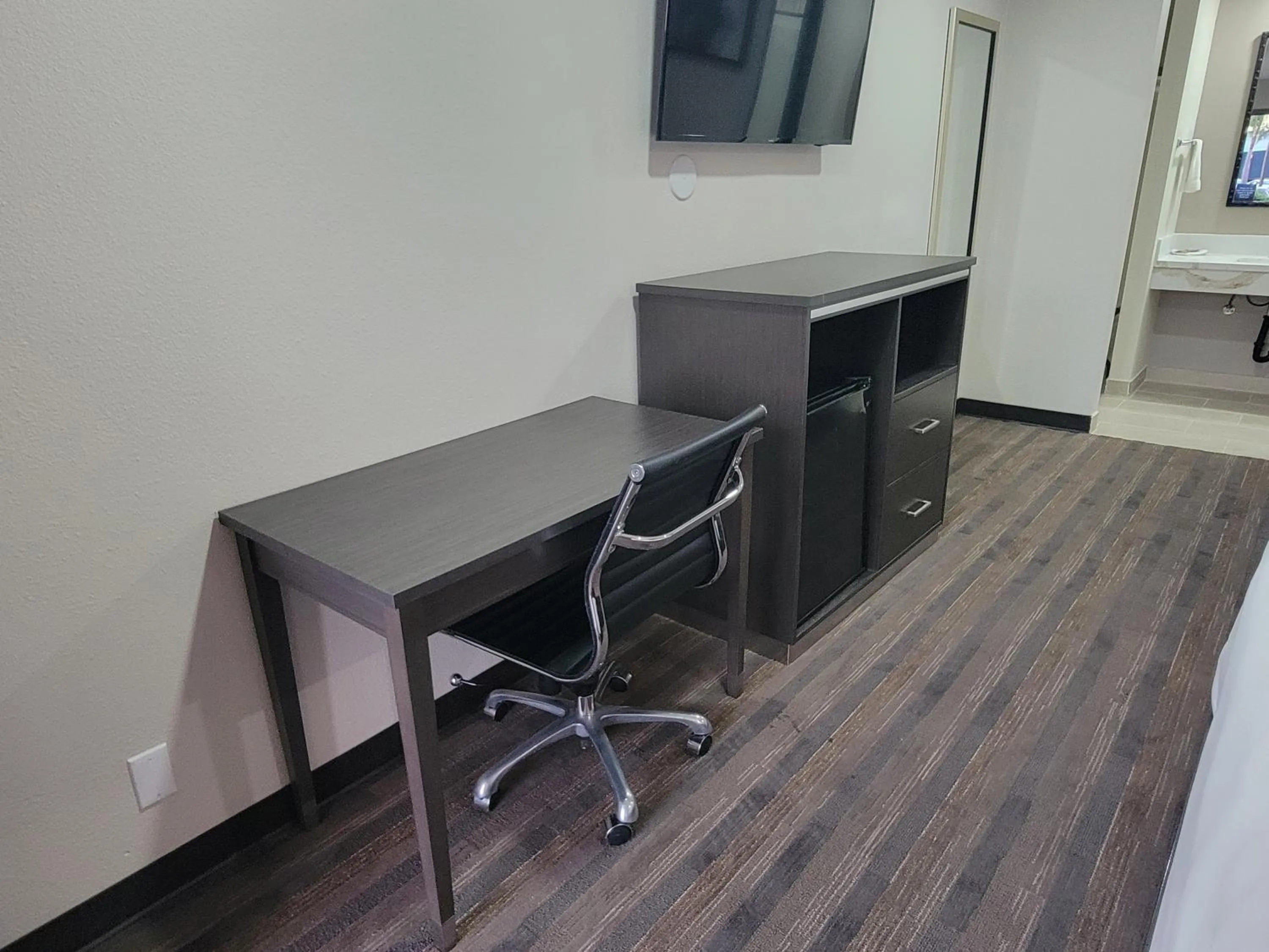 hair dresser in Travelodge by Wyndham Buena Park