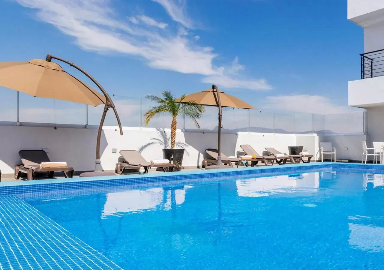 Swimming Pool in Hotel Stadium