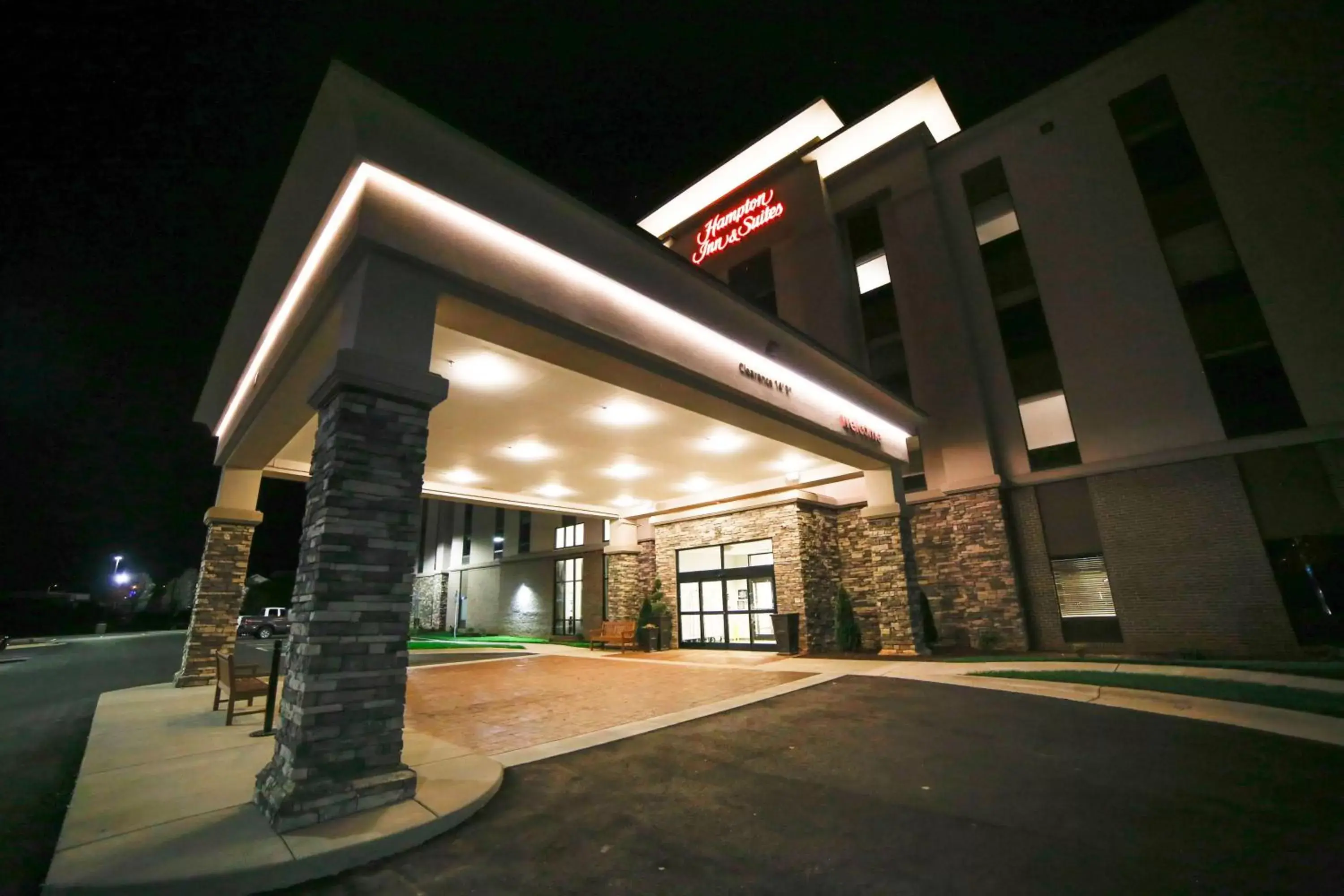 Property building in Hampton Inn & Suites Forest City