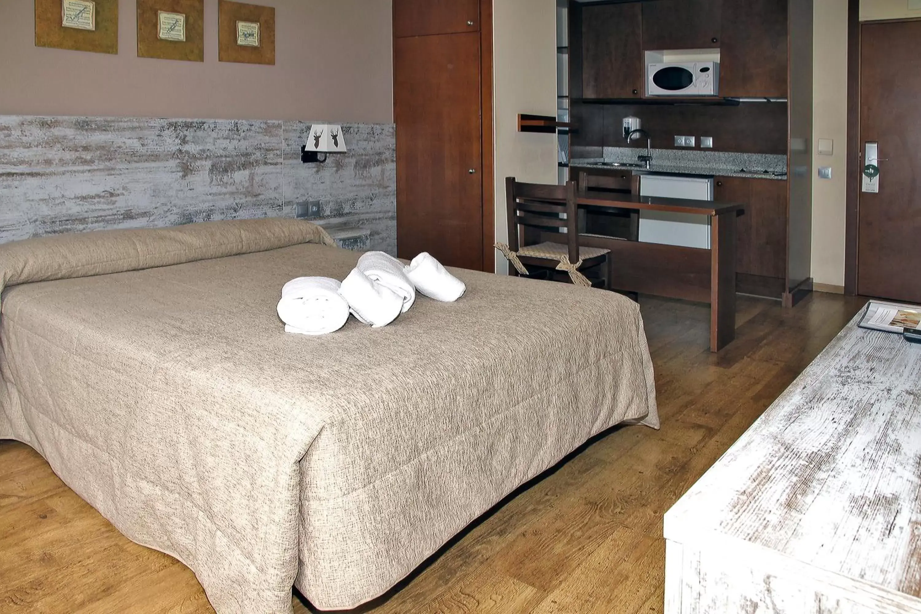 Bed in Aparthotel La Vall Blanca