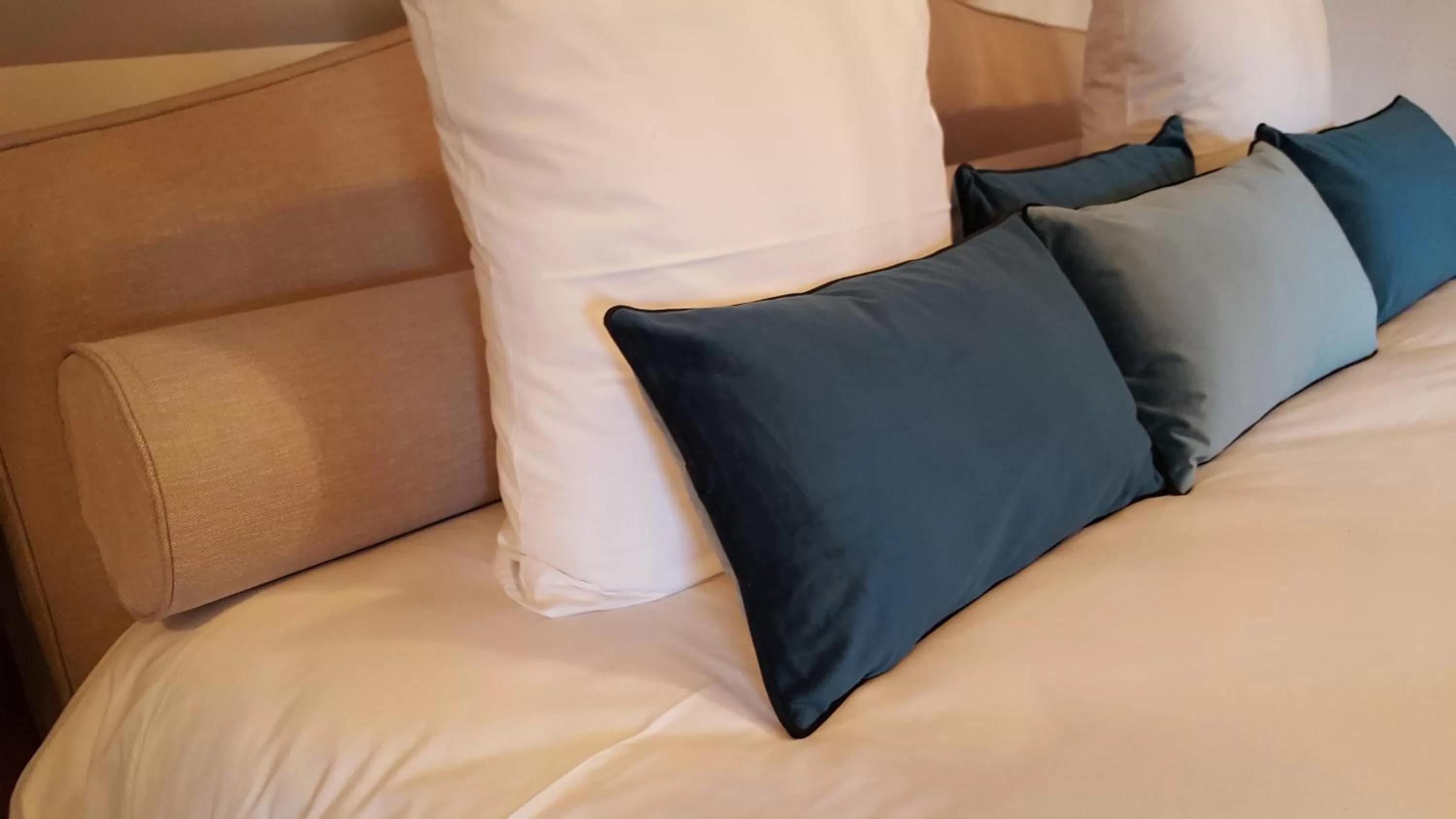 Bed in Au Jeu de Paume