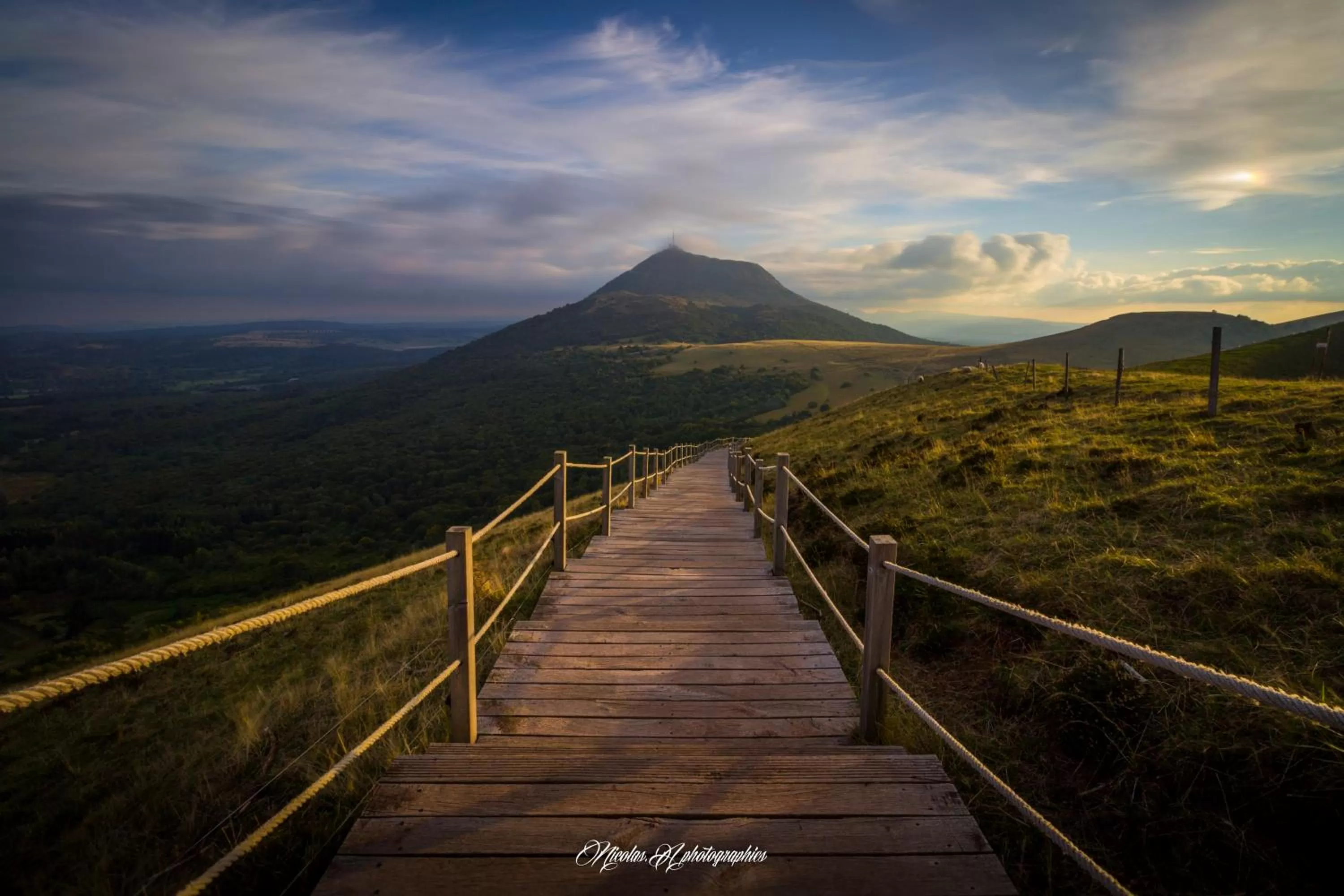 Natural landscape in Novotel Suites Clermont Ferrand Polydome