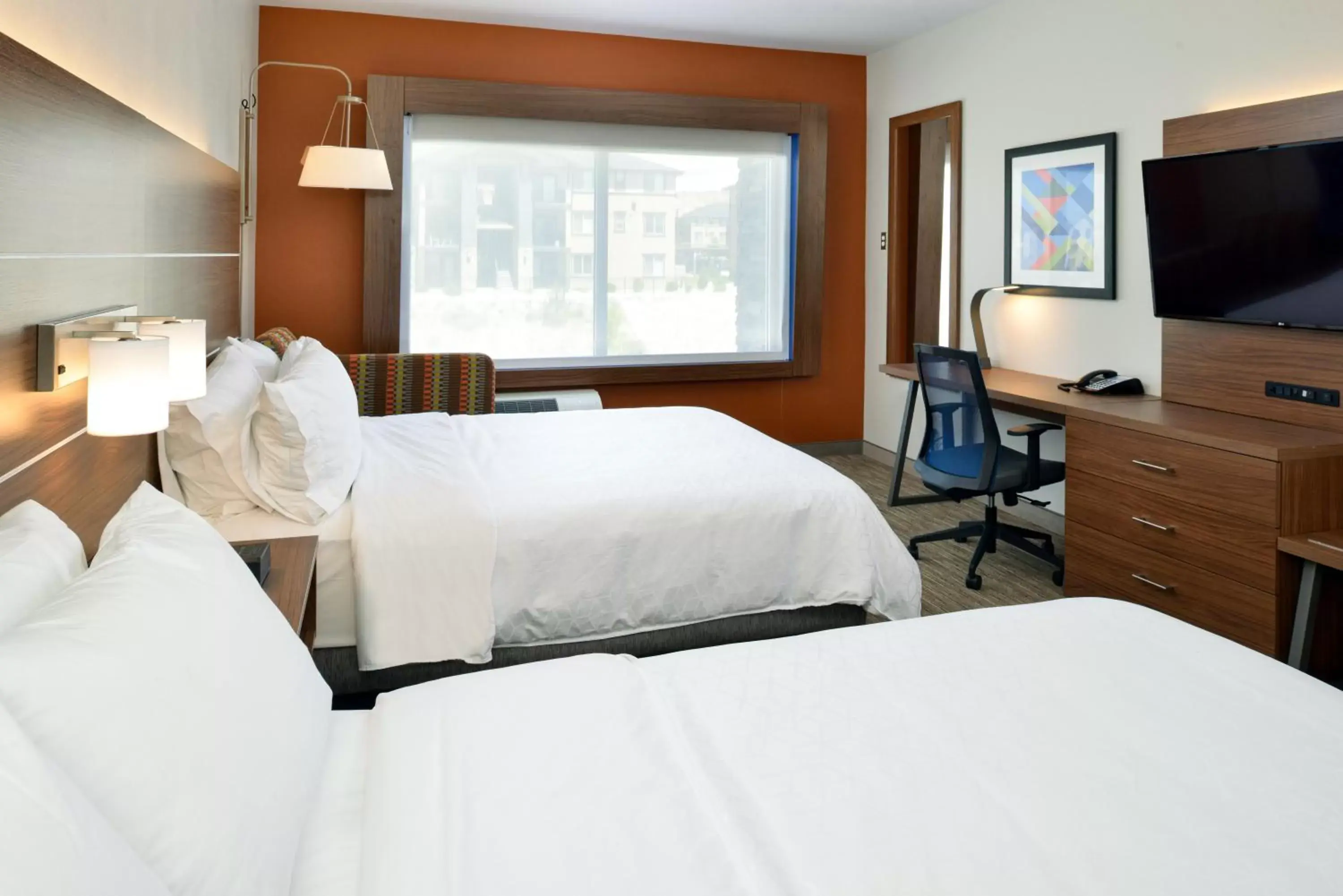 Photo of the whole room, Room Photo in Holiday Inn Express & Suites - Elko, an IHG Hotel