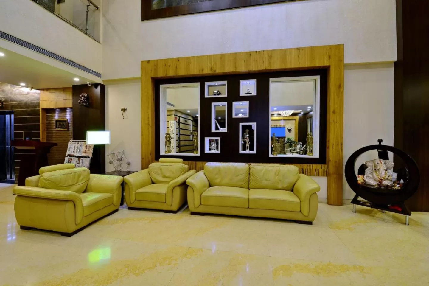 Seating area in Hotel Floret Inn