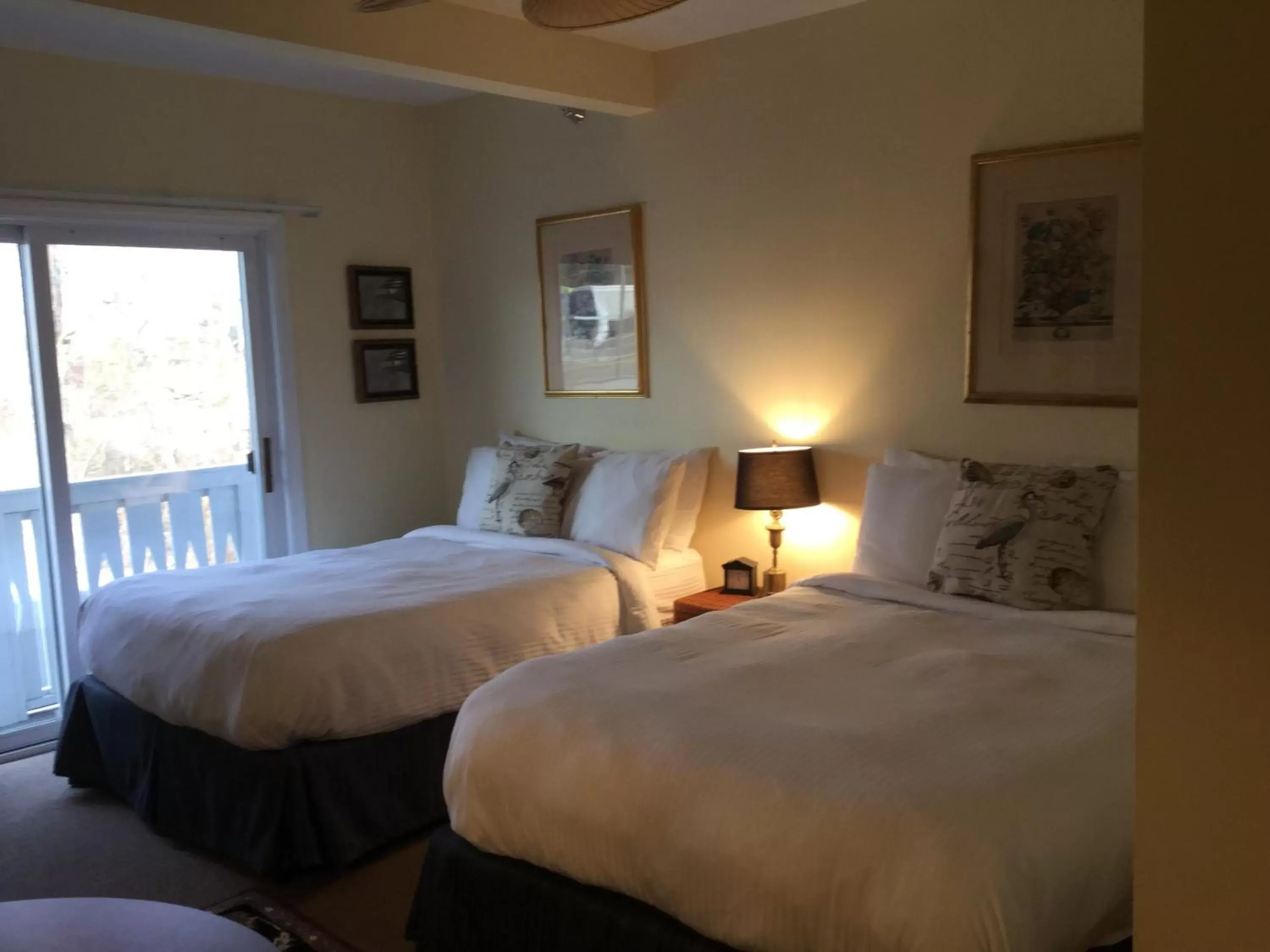 Bedroom, Bed in The Beach Rose Inn
