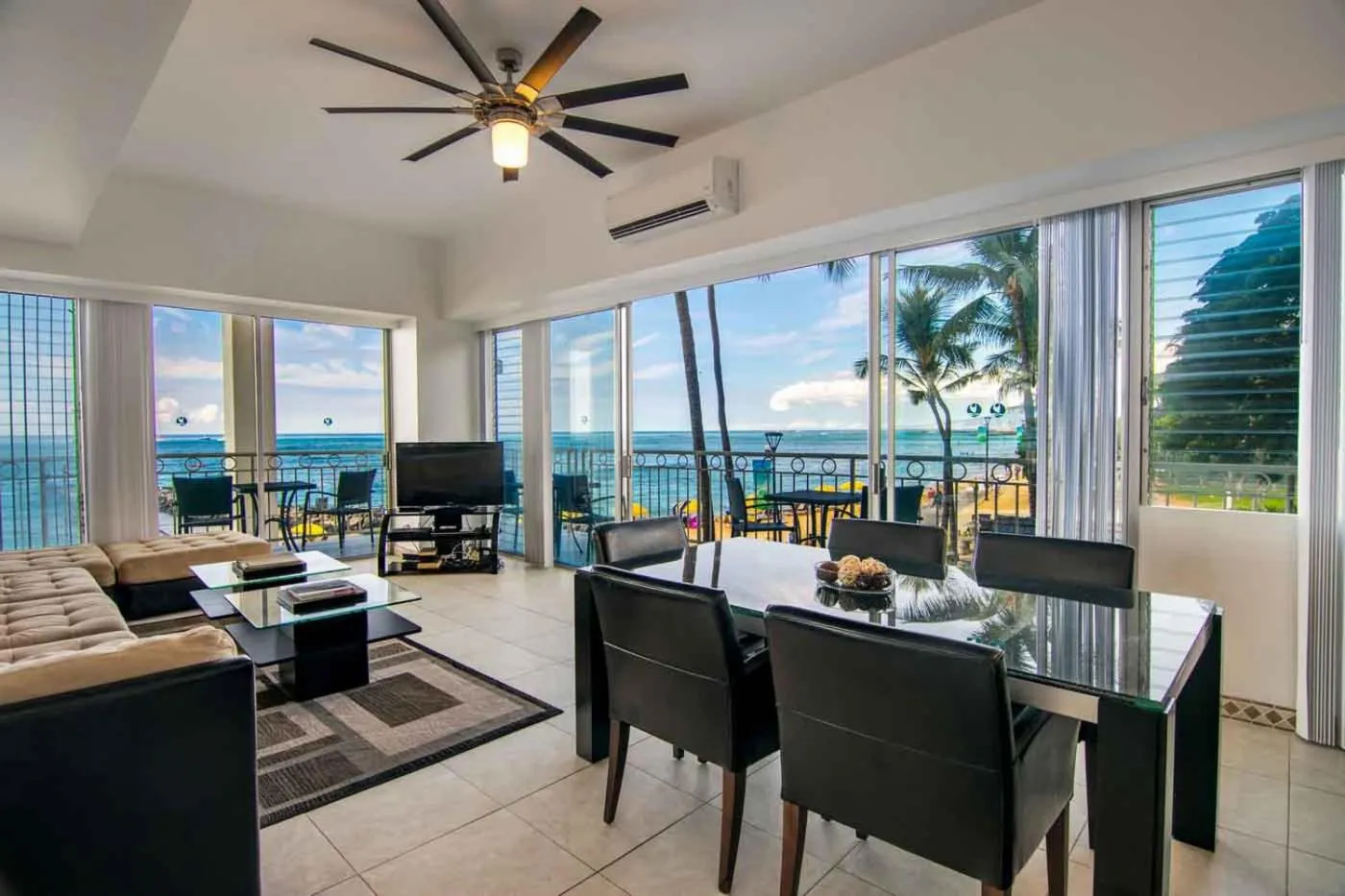 Restaurant/Places to Eat in Waikiki Shore by OUTRIGGER - Select Your Unit