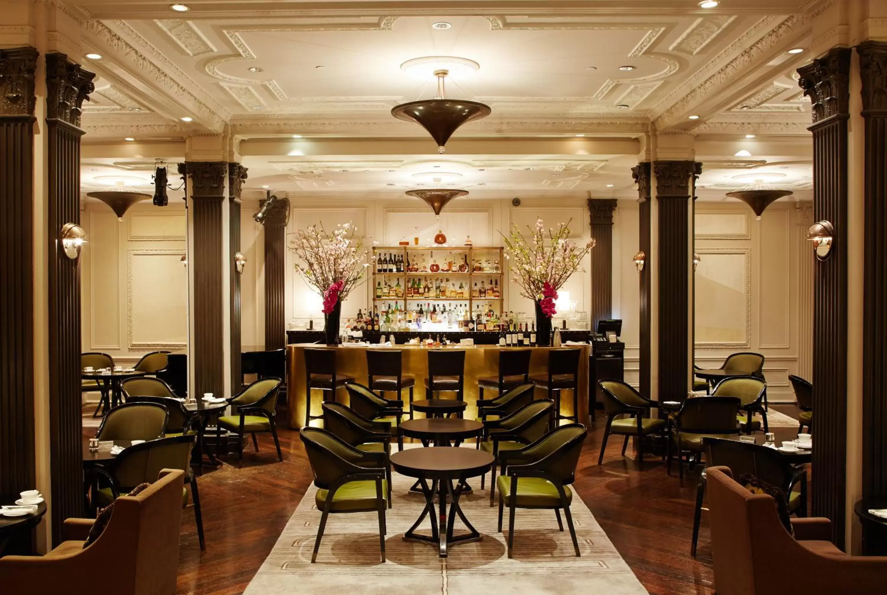Lounge or bar, Restaurant/Places to Eat in The Pierre, A Taj Hotel, New York