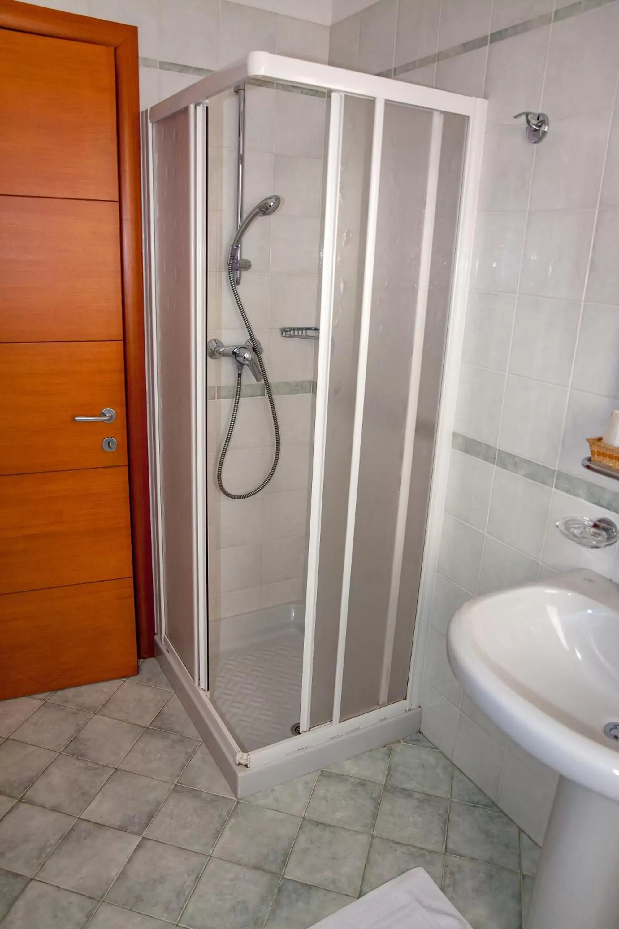 Shower, Bathroom in Hotel Garni Le Corti