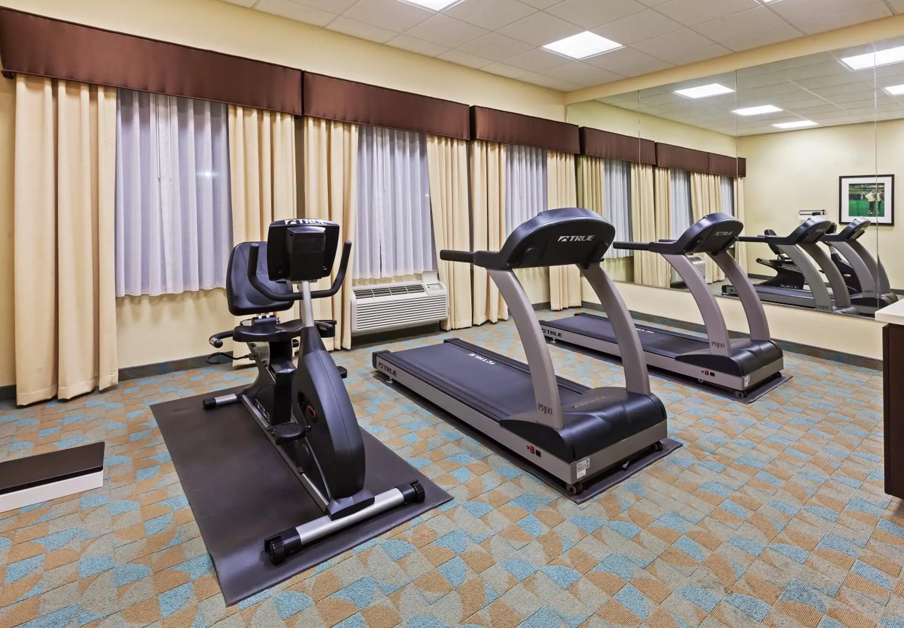 Spa and wellness centre/facilities, Fitness Center/Facilities in Holiday Inn Express & Suites Victoria, an IHG Hotel