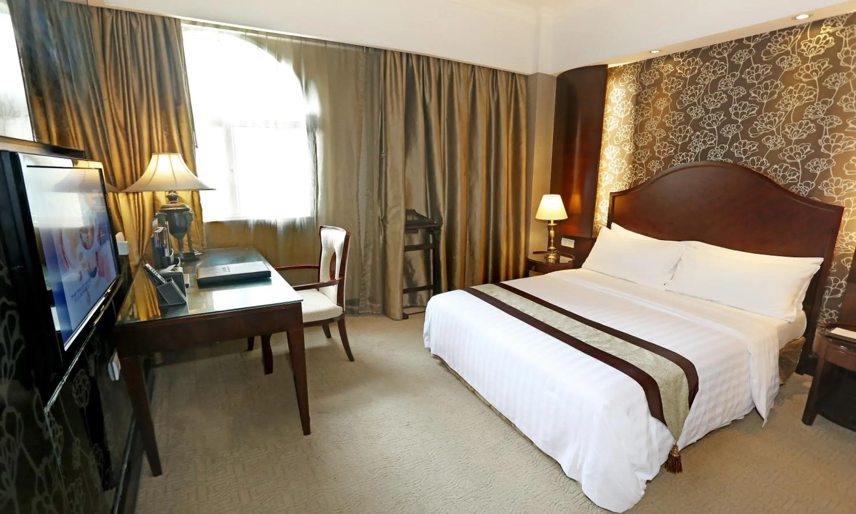 Bed in Grand Palace Hotel（Grand Hotel Management Group）