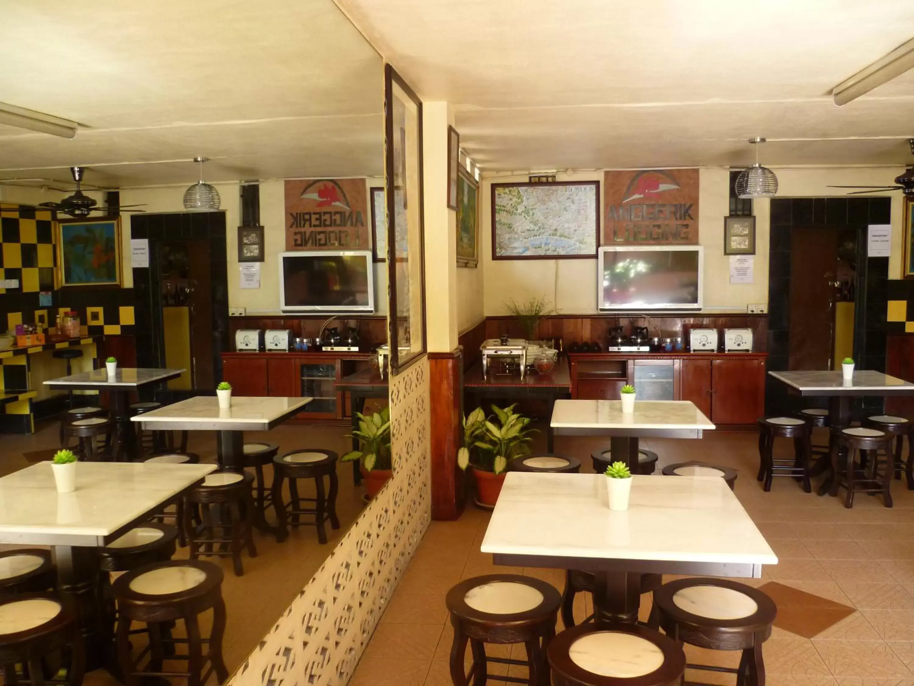 Restaurant/Places to Eat in Anggerik Lodging