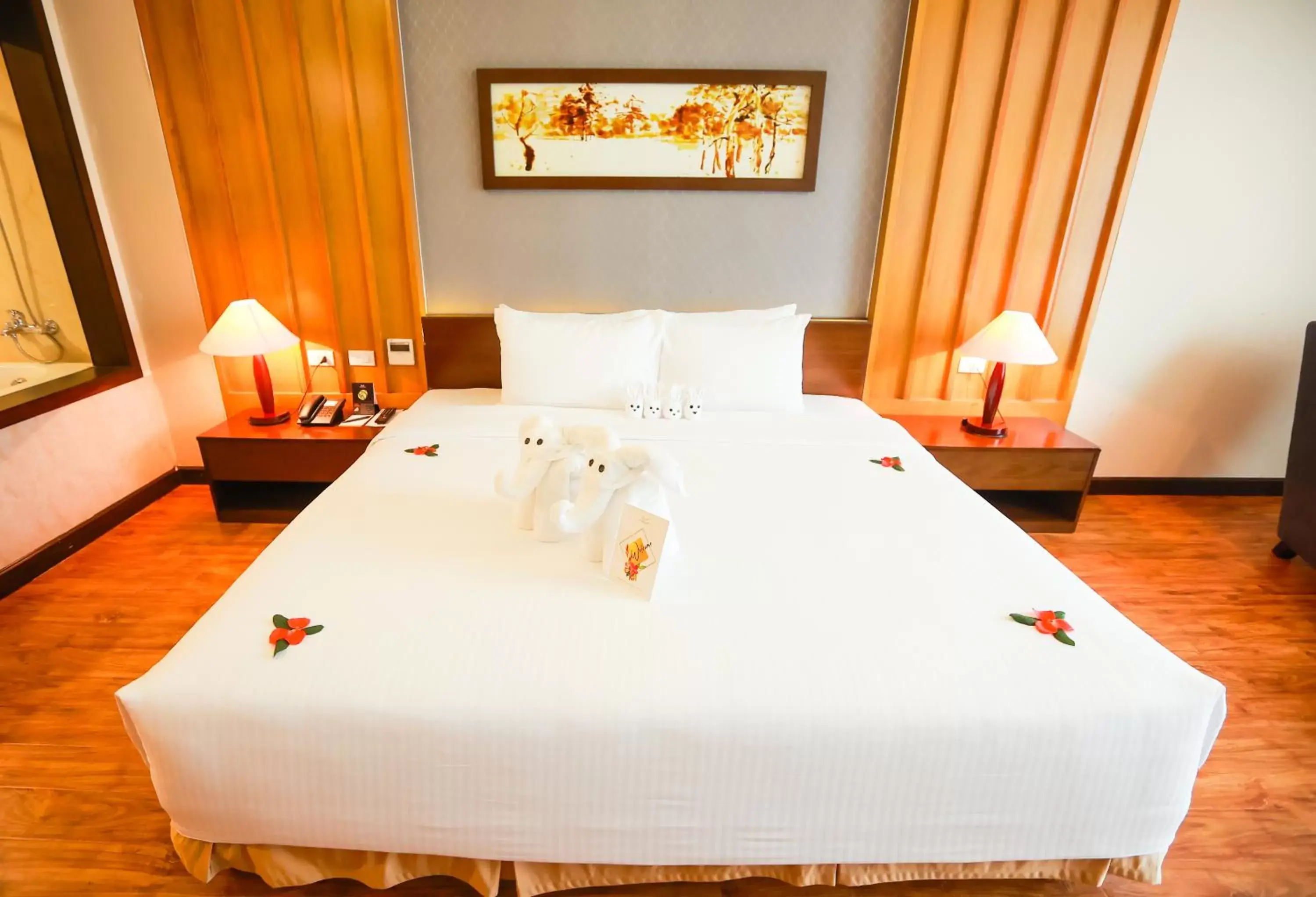 Bed in Muong Thanh Luxury Nhat Le Hotel