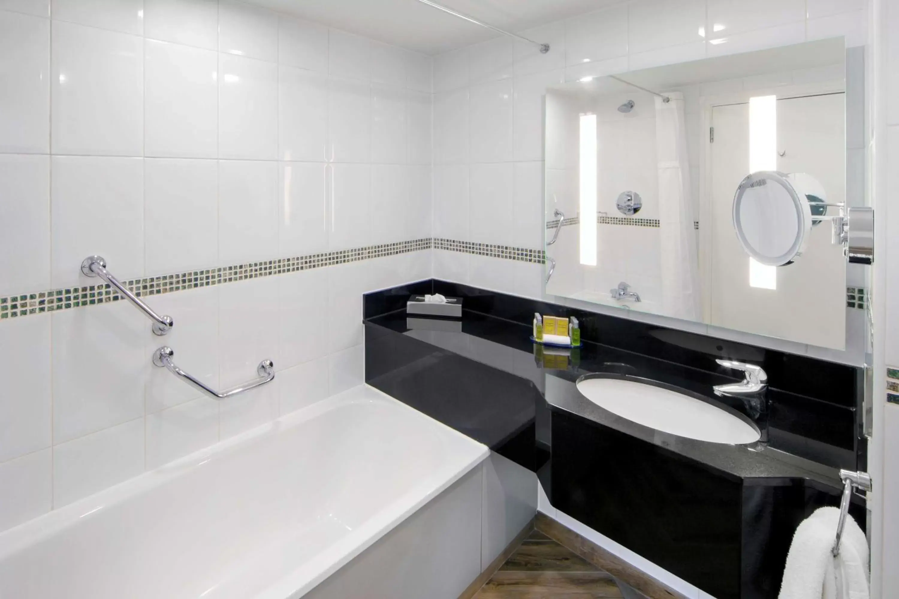 Bathroom in DoubleTree by Hilton Manchester Airport