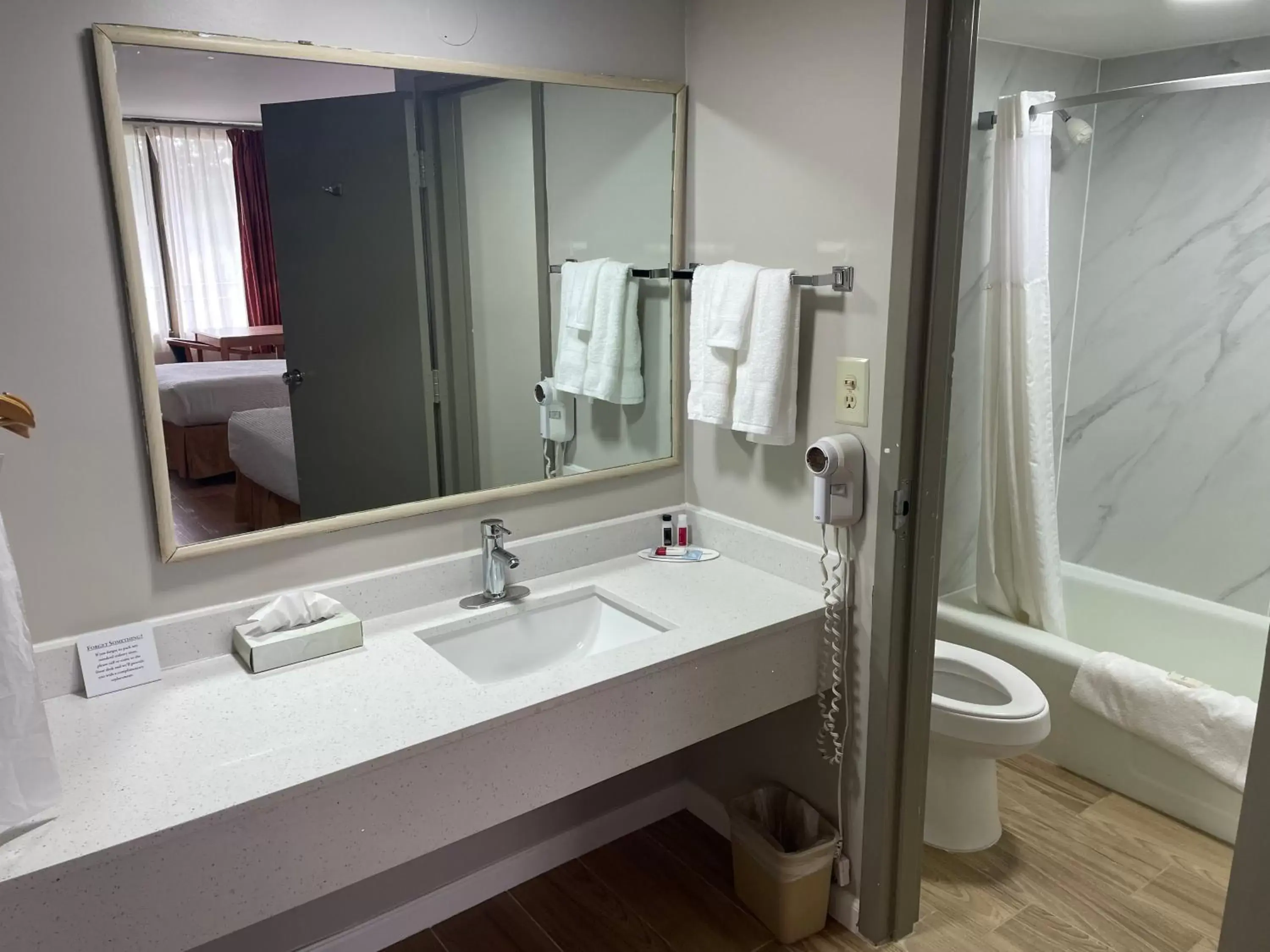 Bathroom in Days Inn by Wyndham Valdosta/Near Valdosta Mall