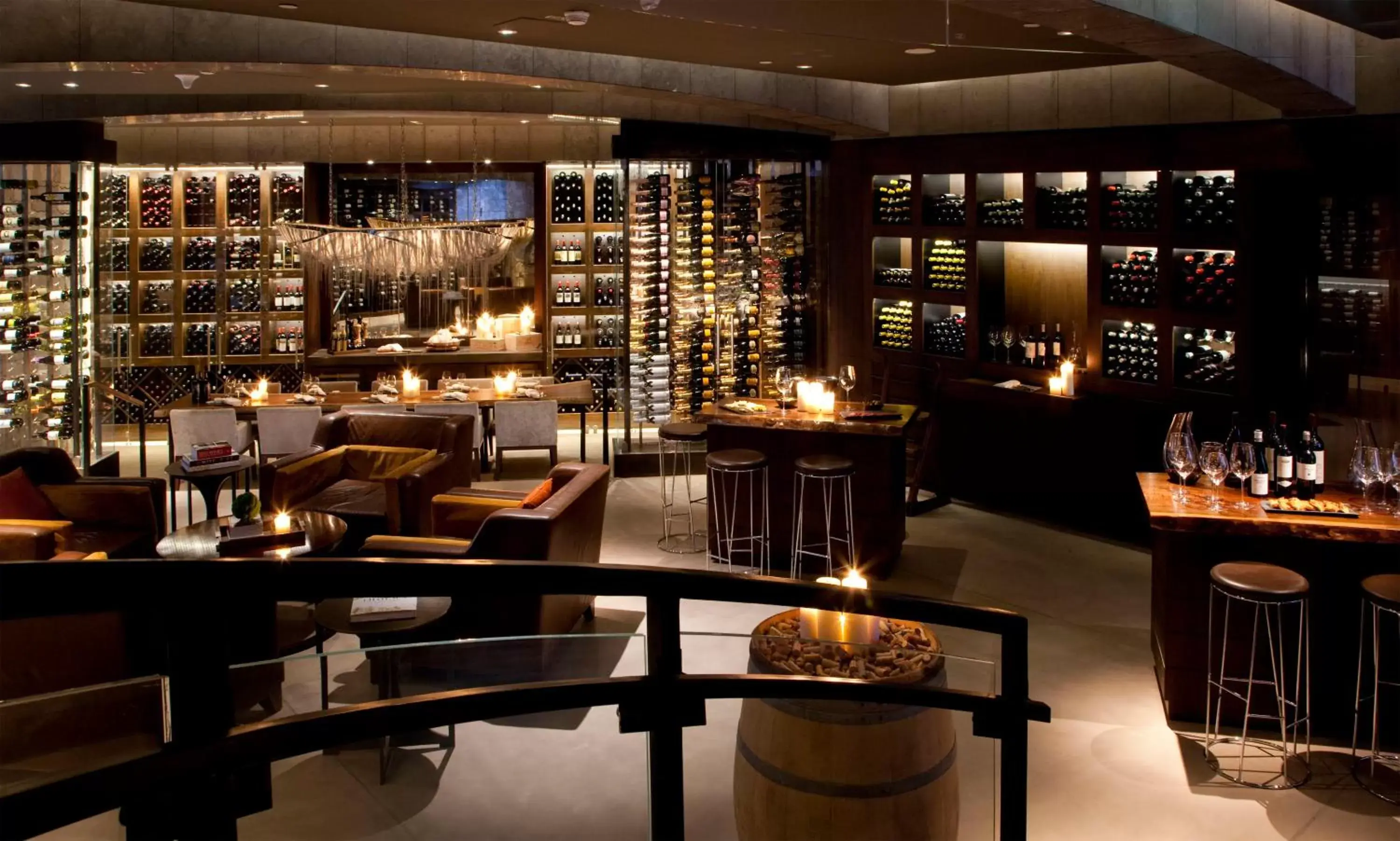 Restaurant/places to eat, Lounge/Bar in Rosewood Abu Dhabi