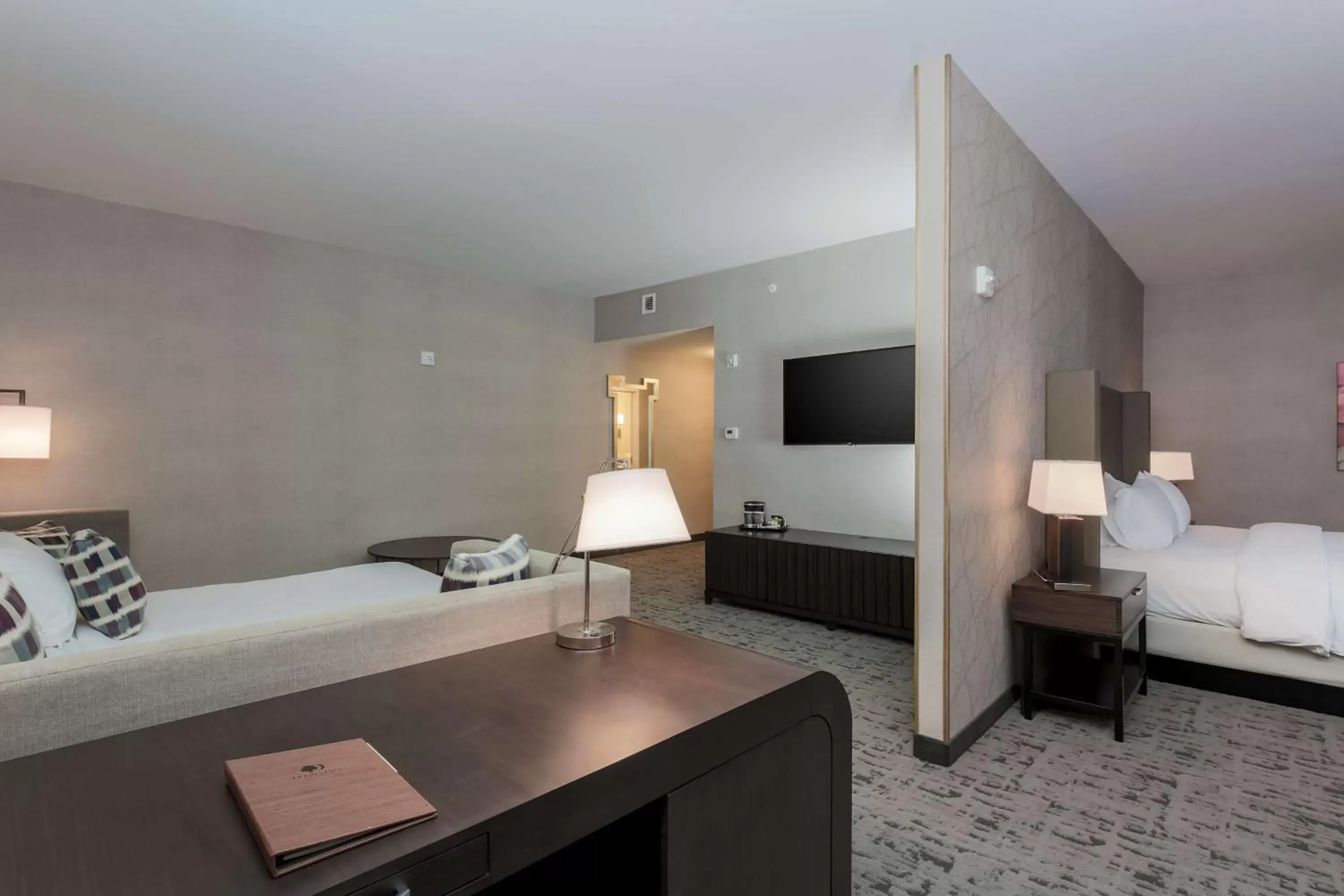 Bedroom, Bed in DoubleTree by Hilton Evansville Bedroom, Bed in DoubleTree by Hilton Evansville