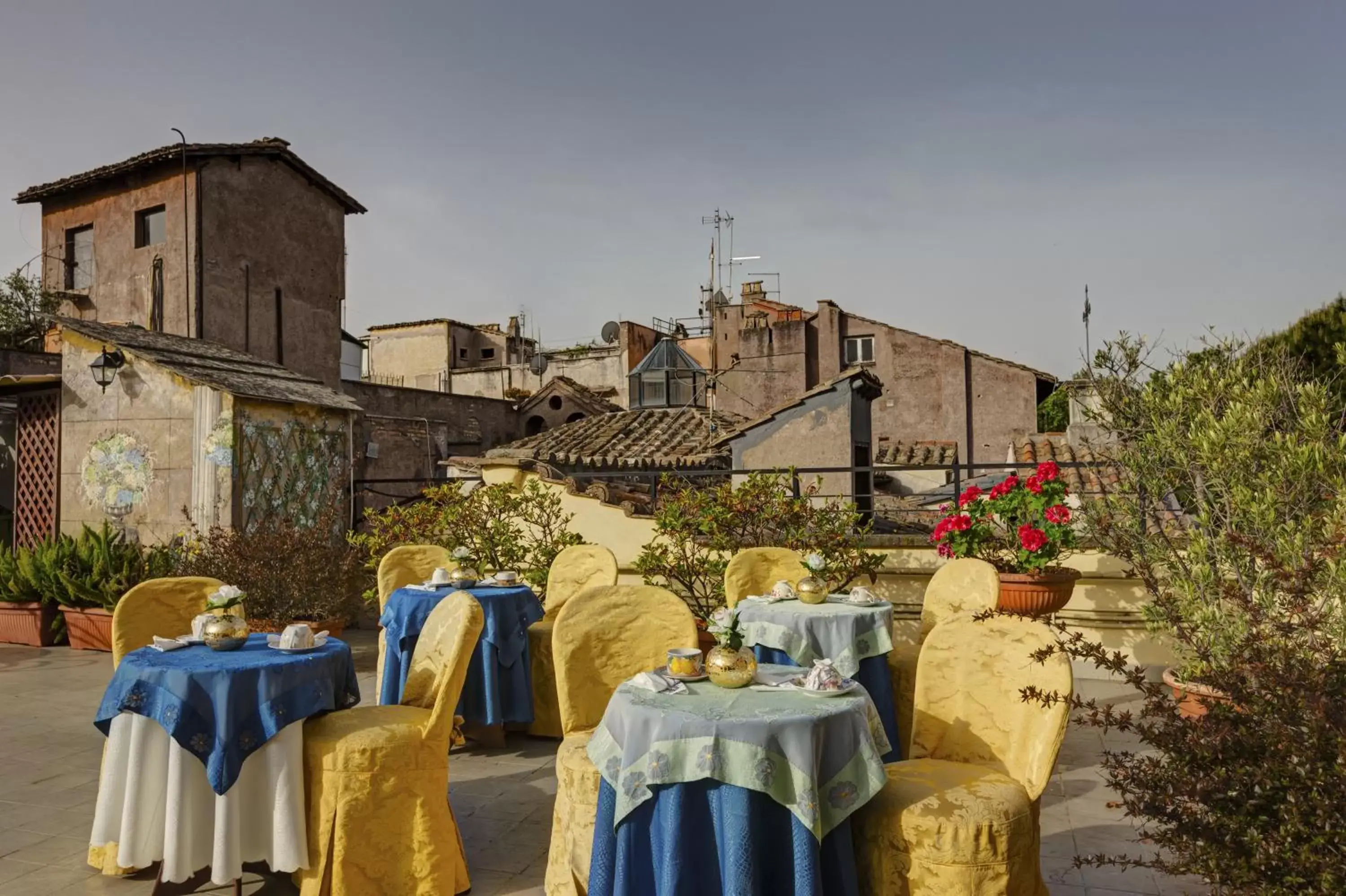 Balcony/Terrace, Restaurant/Places to Eat in Hotel Residenza In Farnese
