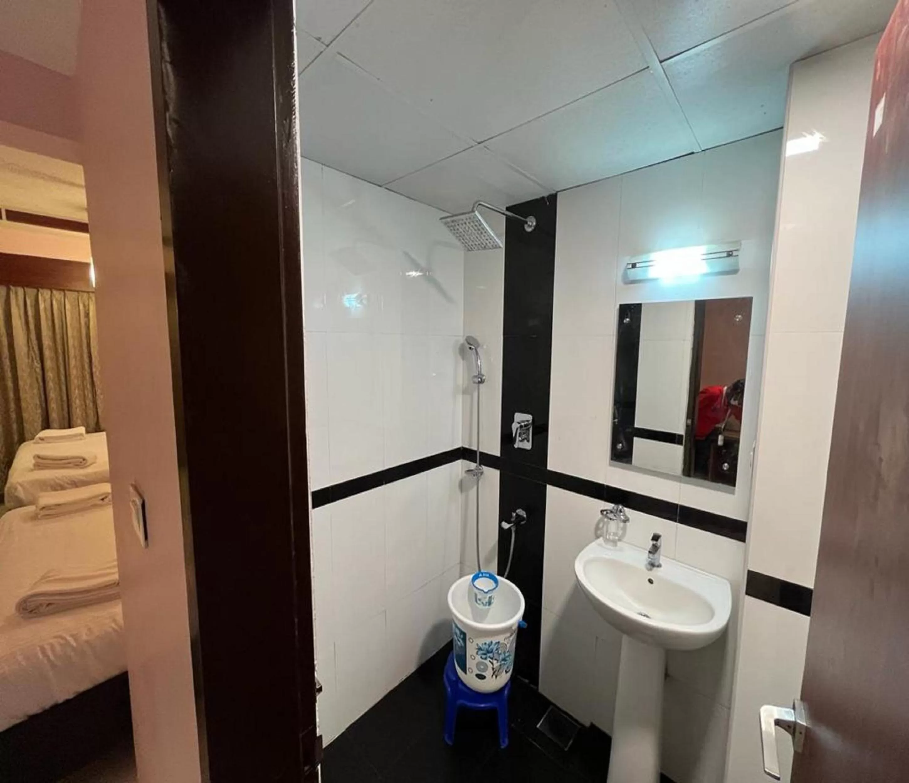 Bathroom in Daffodil Inn