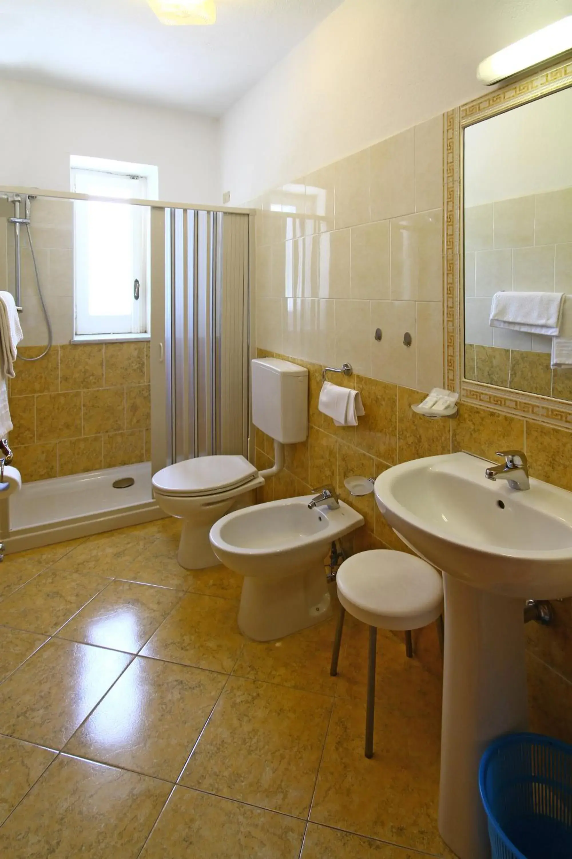 Day, Bathroom in Hotel Park Calitto