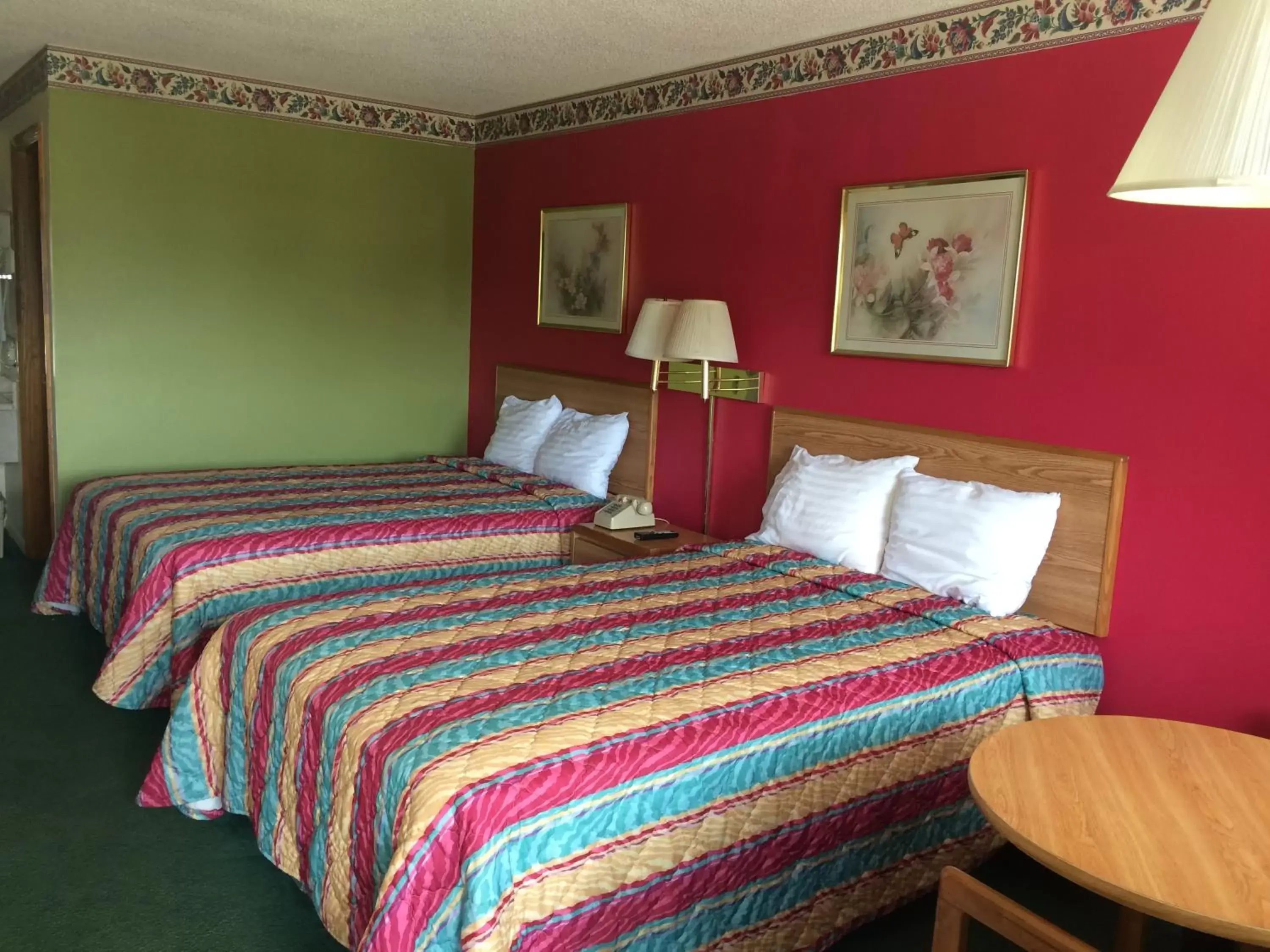 Bed in Western Motel - Camilla