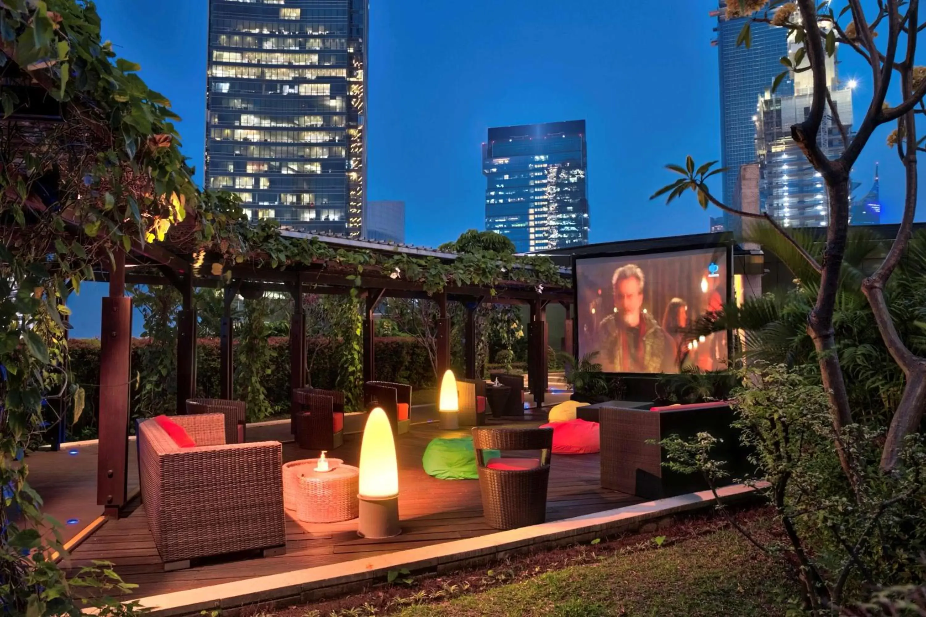 Pool view in Hotel Indonesia Kempinski Jakarta