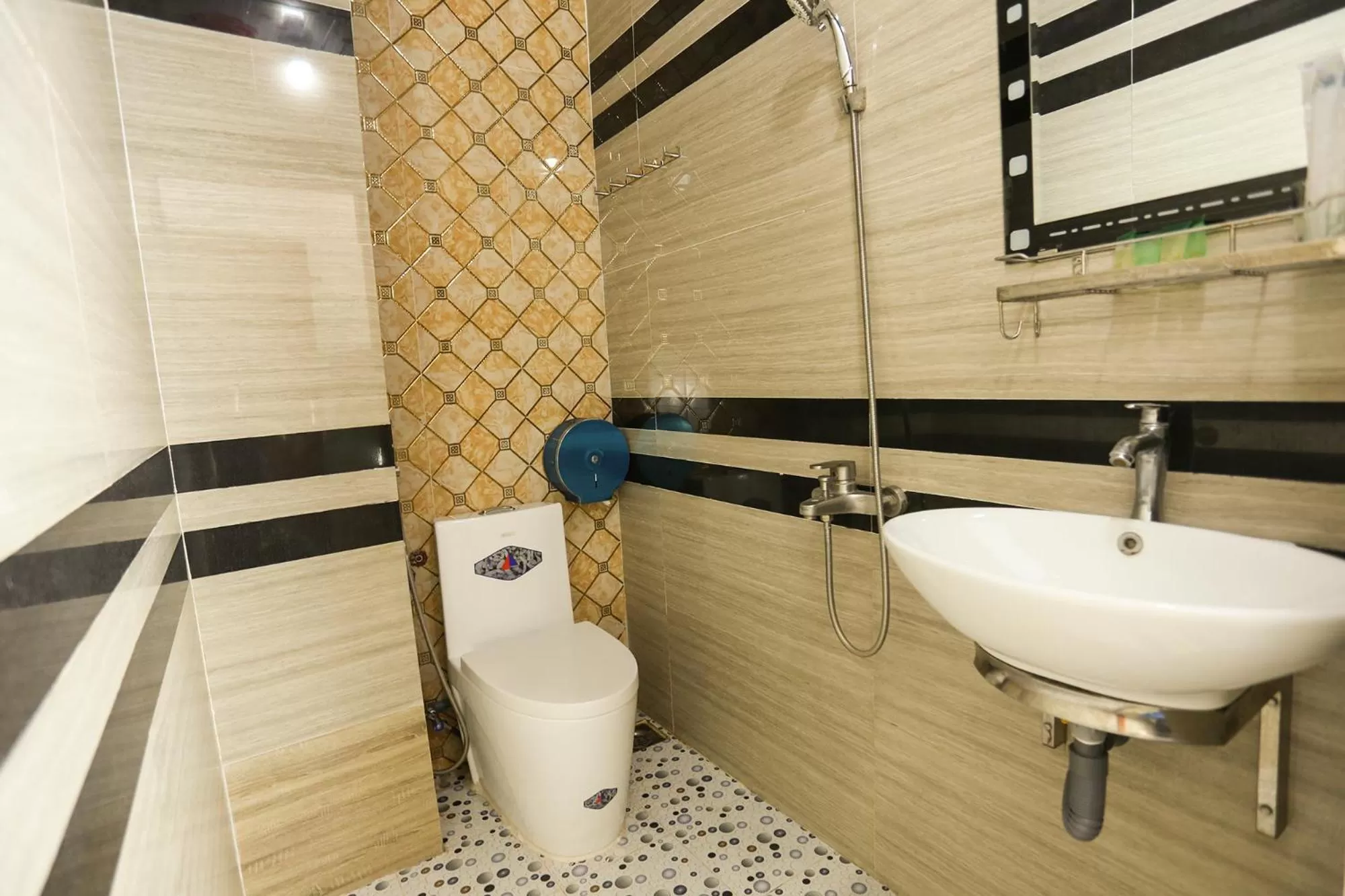 Bathroom in Lucky Hotel Quy Nhon