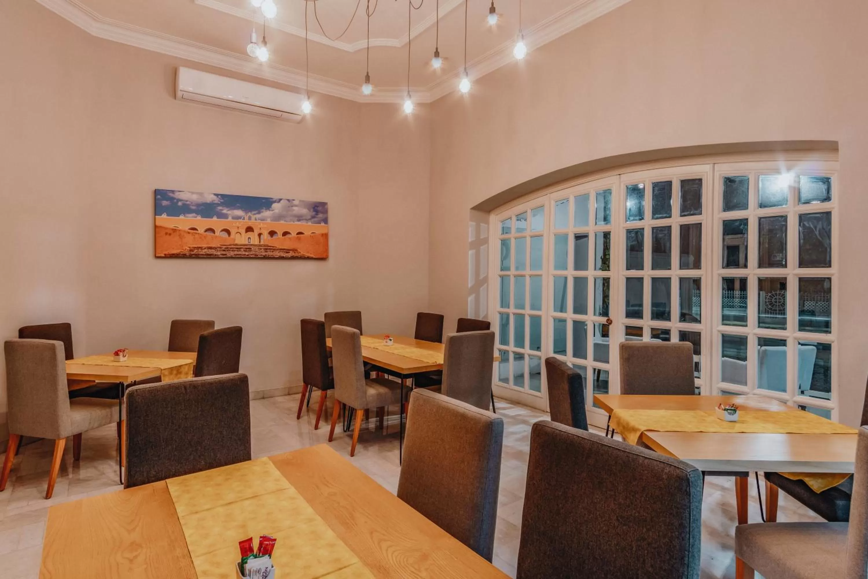 Restaurant/places to eat in Chanpaal Hotel Boutique - Only Adults