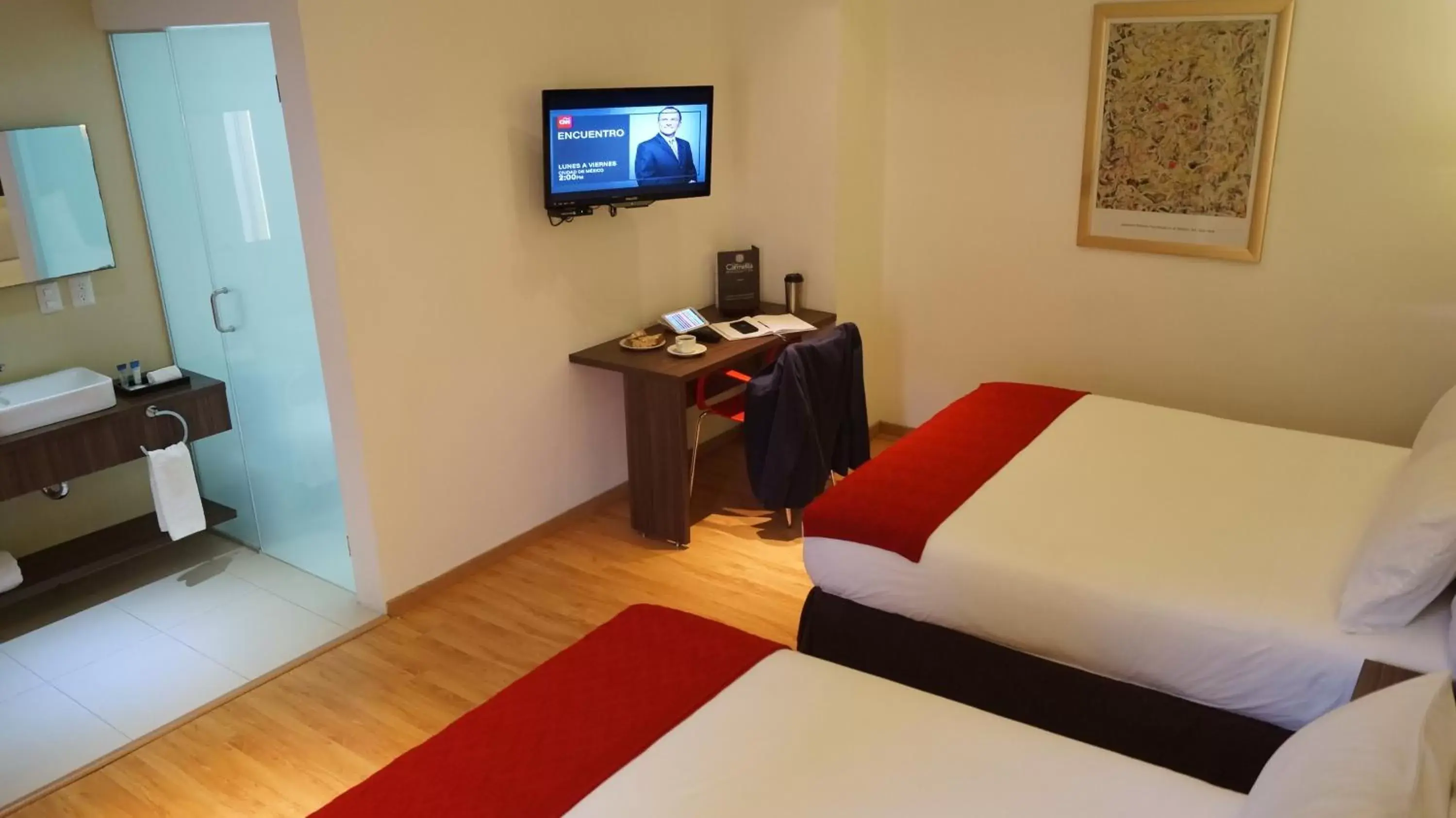 Photo of the whole room, Bed in El Hotel Business Class - Zamora Centro