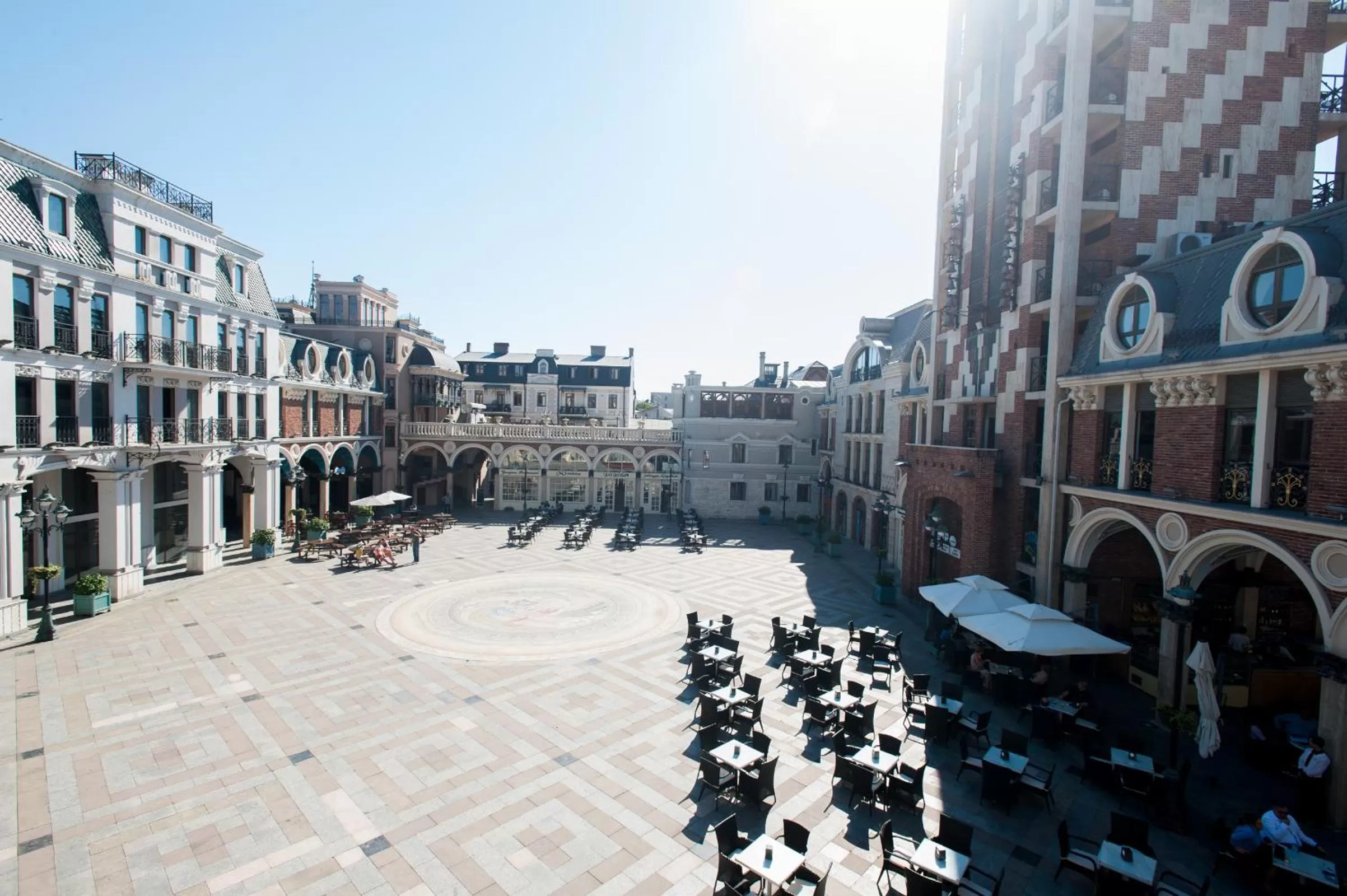 Property building in Piazza Four Colours