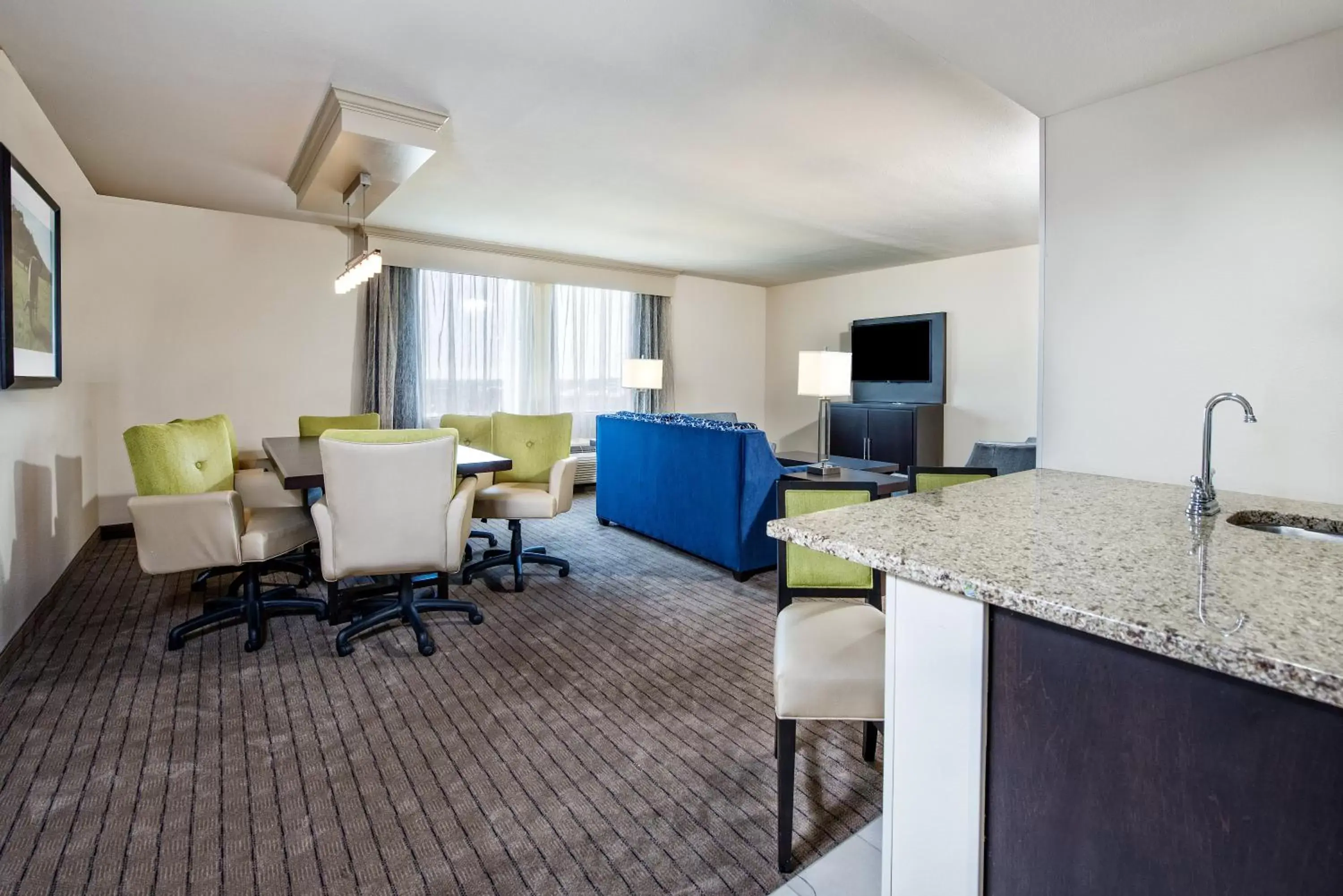 Meeting/conference room, Kitchen/Kitchenette in Holiday Inn Hotel Dallas DFW Airport West, an IHG Hotel