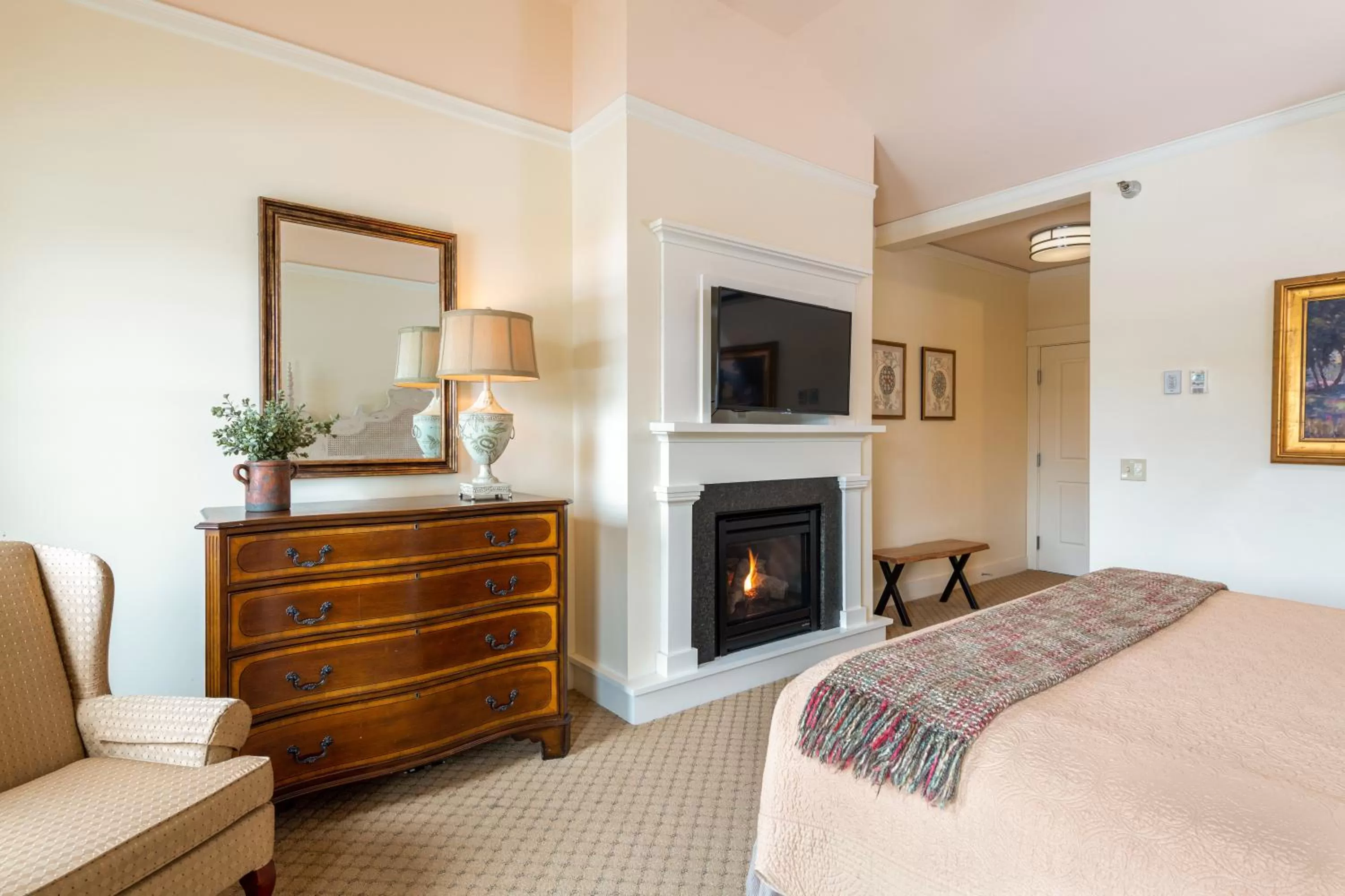 Bed in The Norwich Inn