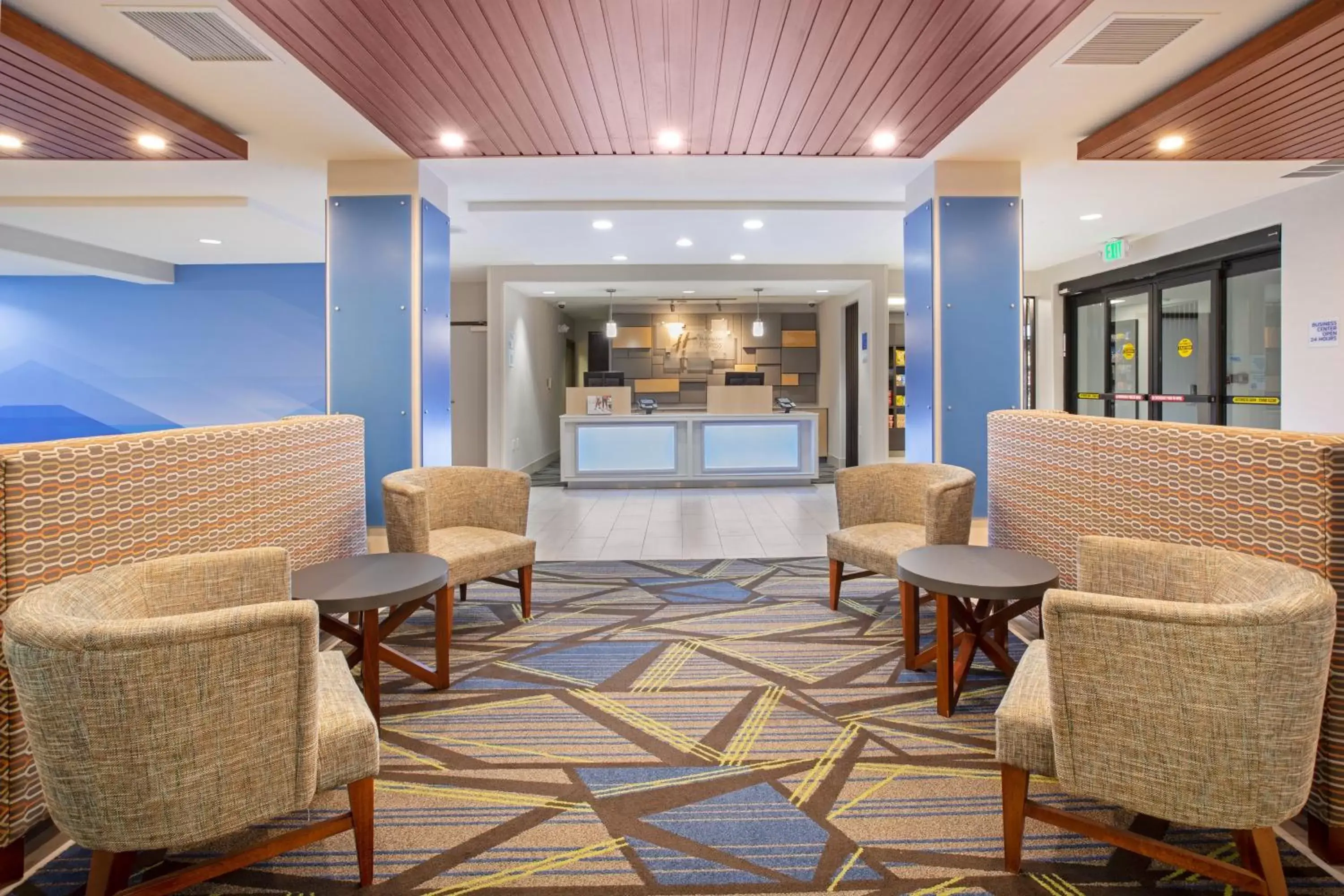 Property building, Lobby/Reception in Holiday Inn Express Hotel & Suites Phoenix-Glendale