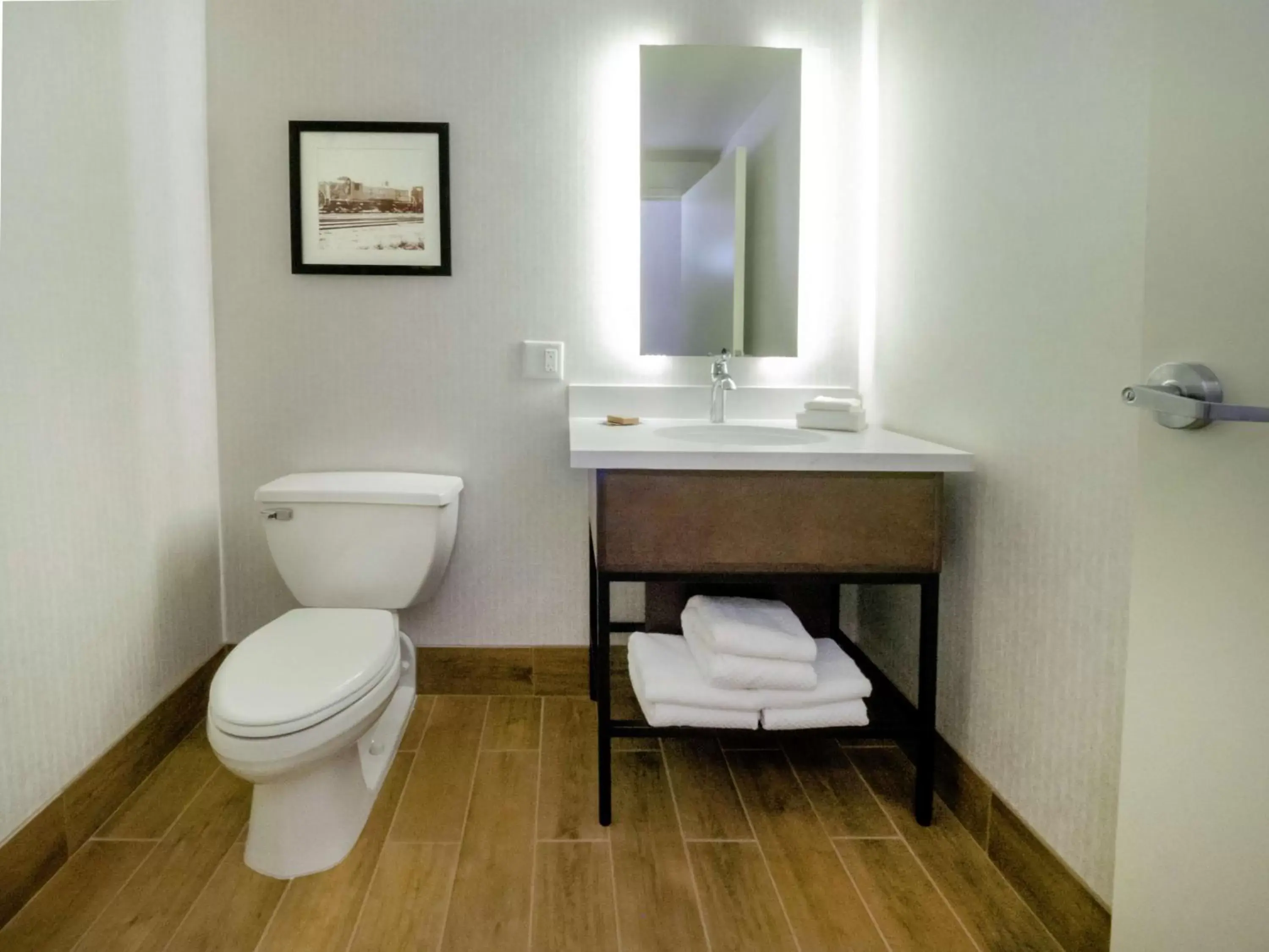 Bathroom in Doubletree By Hilton Jamestown, Ny