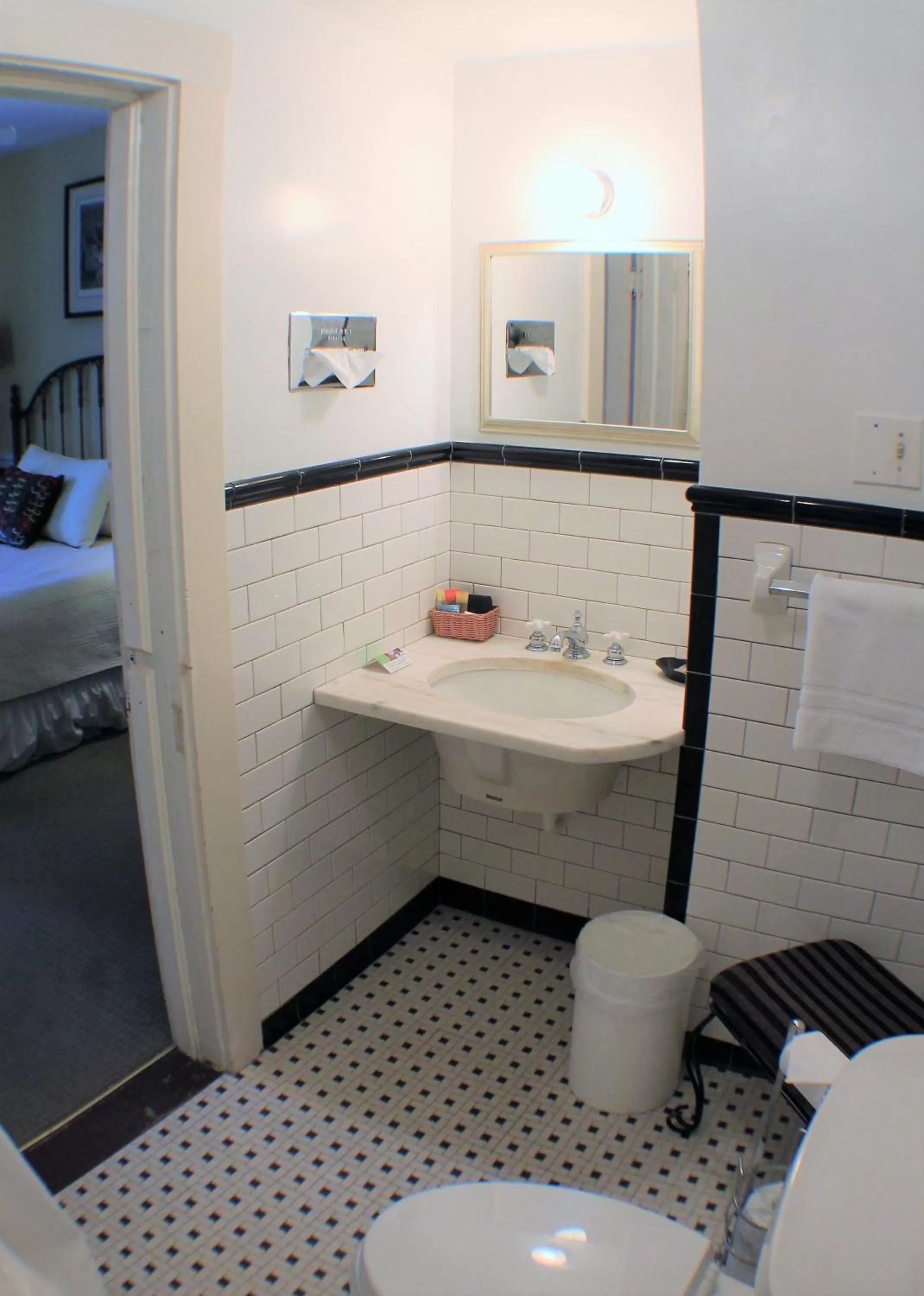 Bathroom in The Norwich Inn