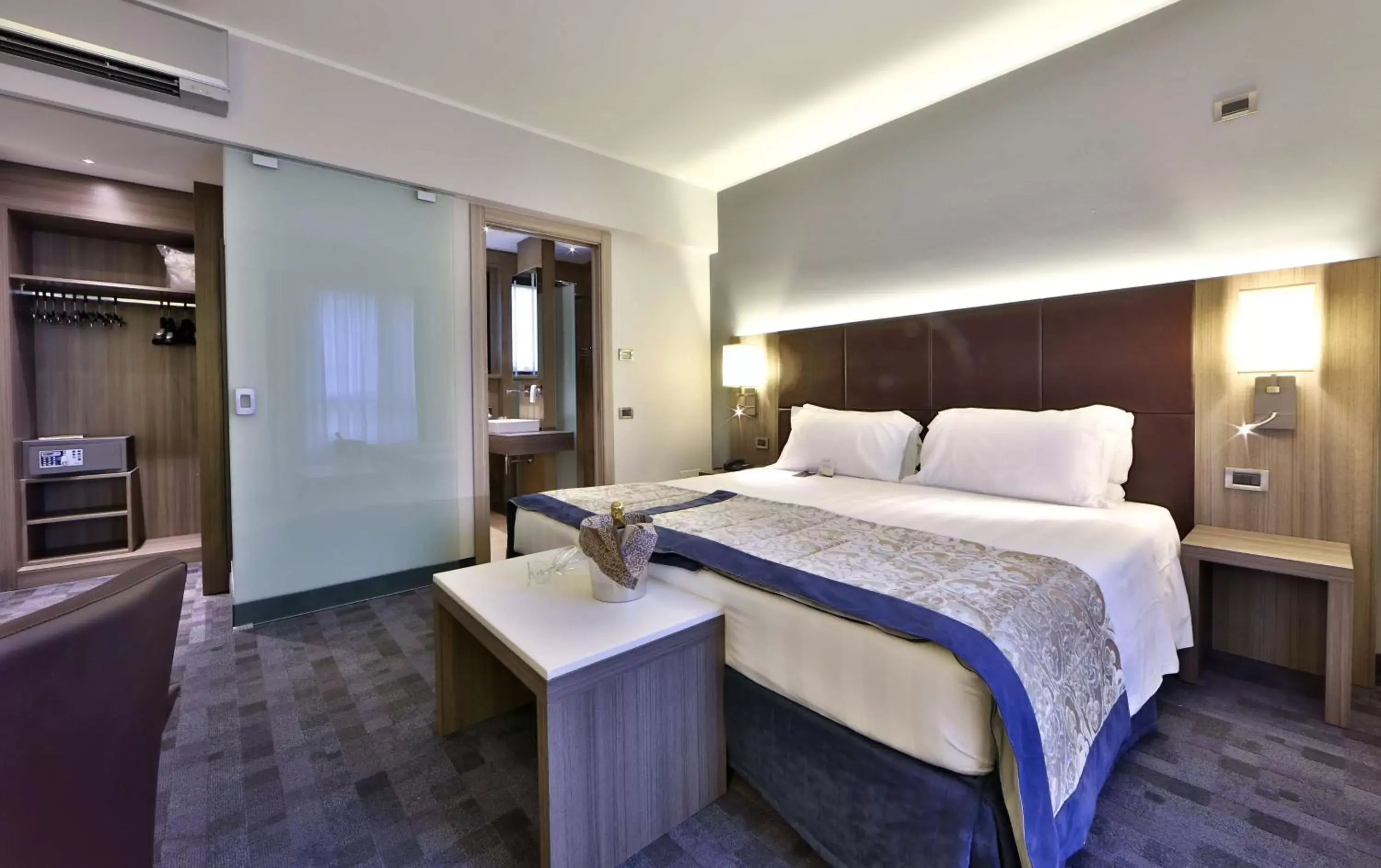 Photo of the whole room, Bed in Best Western Plus Borgolecco Hotel