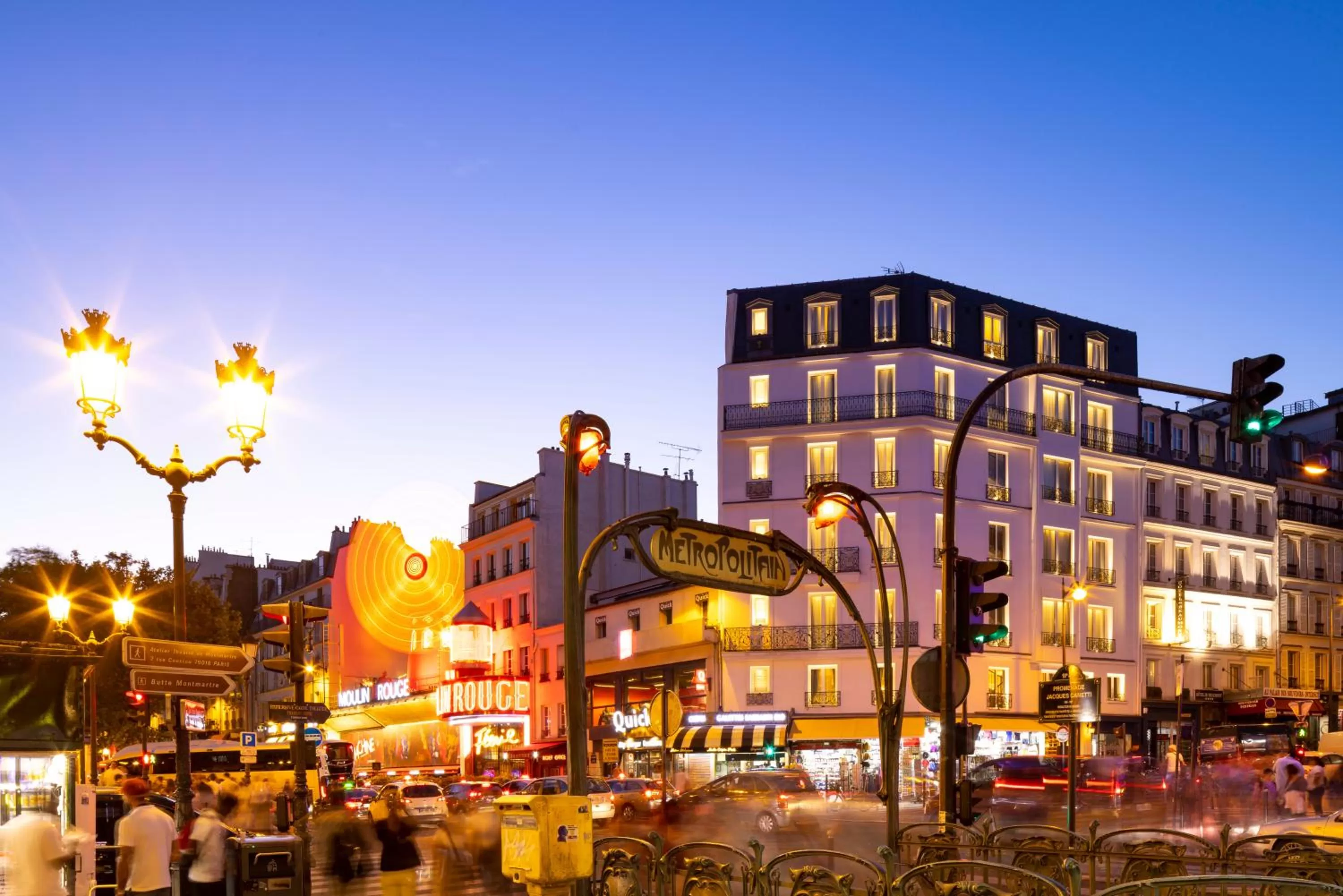 Facade/entrance in Manolita Paris
