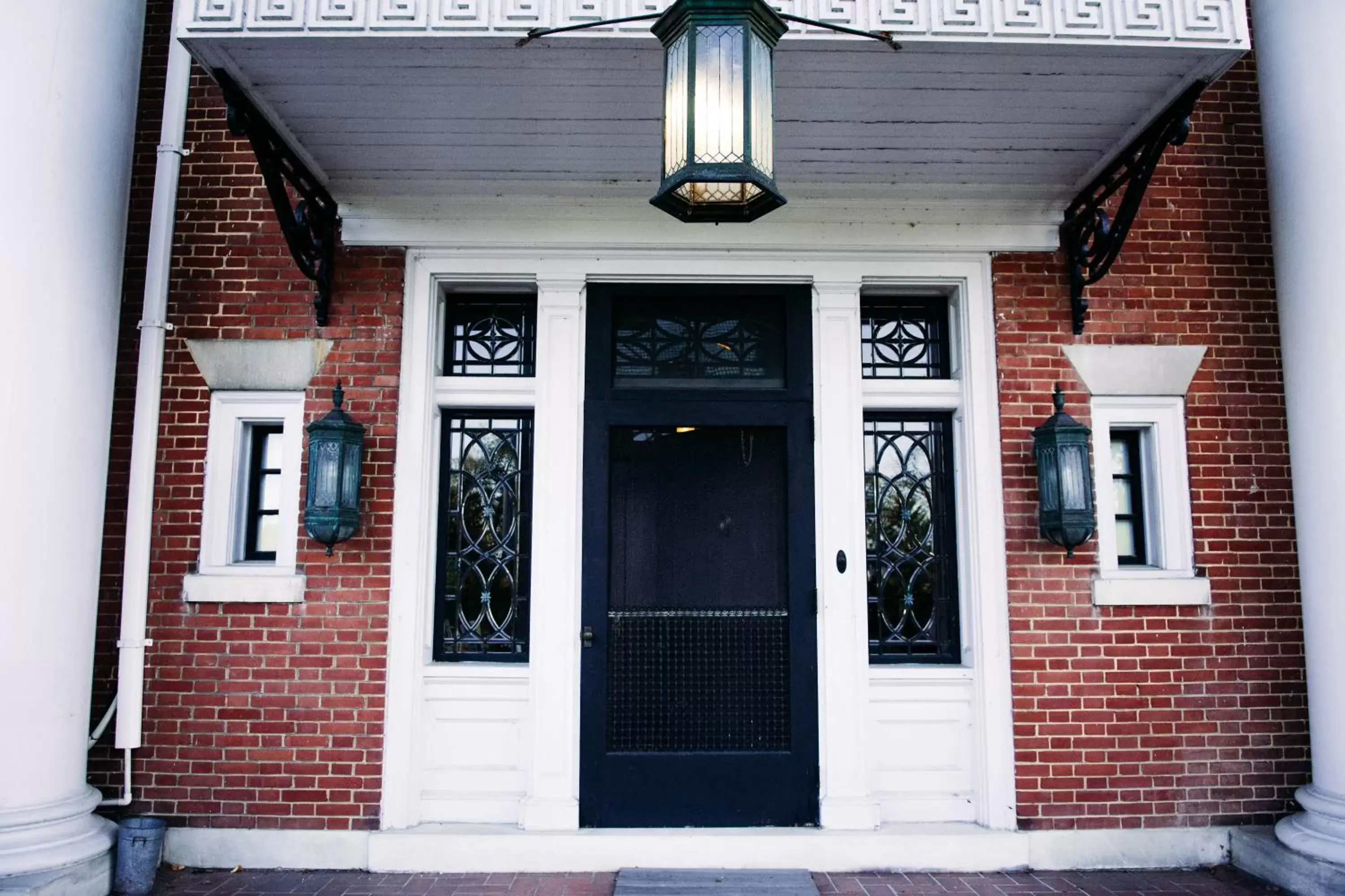 Facade/entrance in Mercersburg Inn