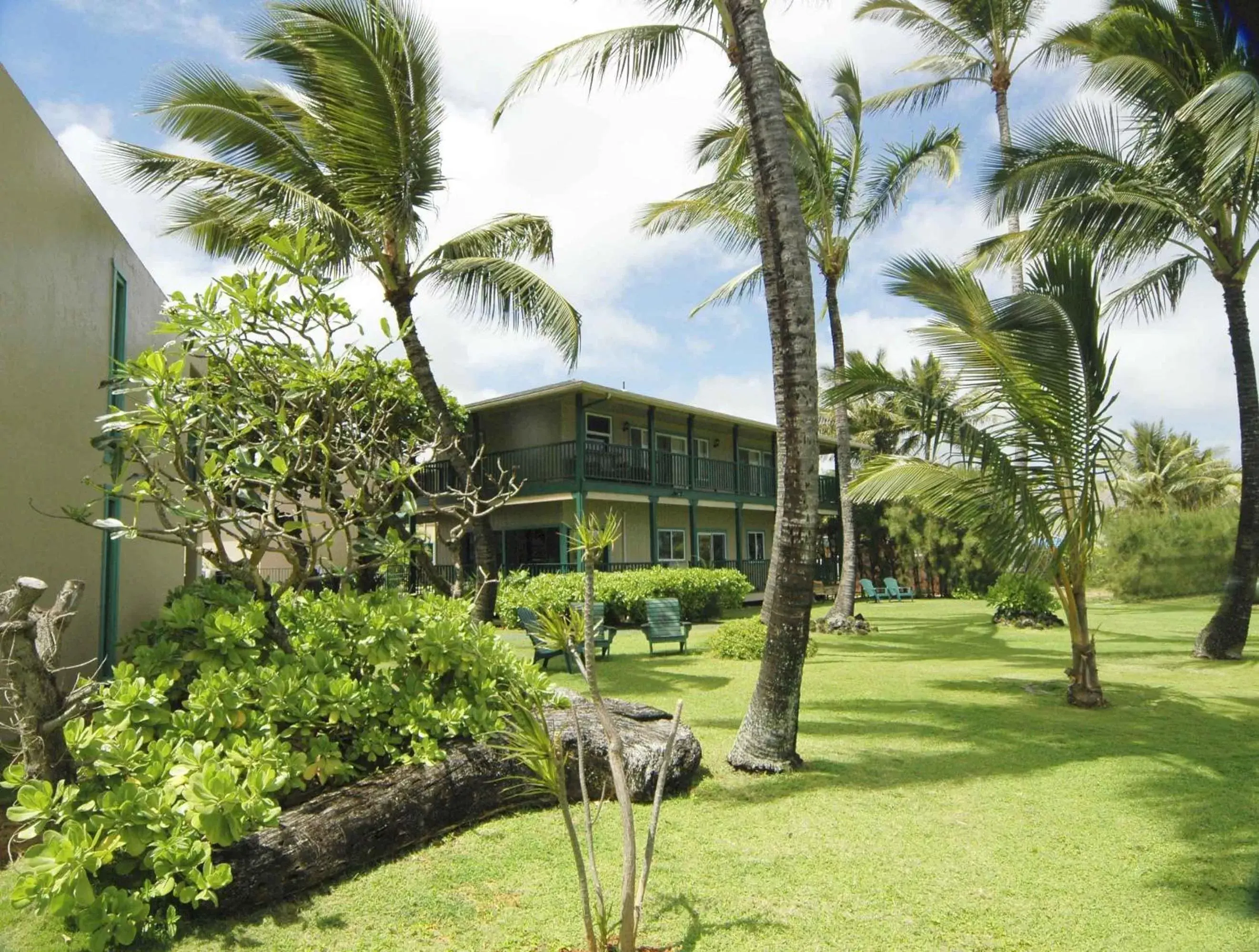 Facade/entrance, Property Building in Hotel Coral Reef