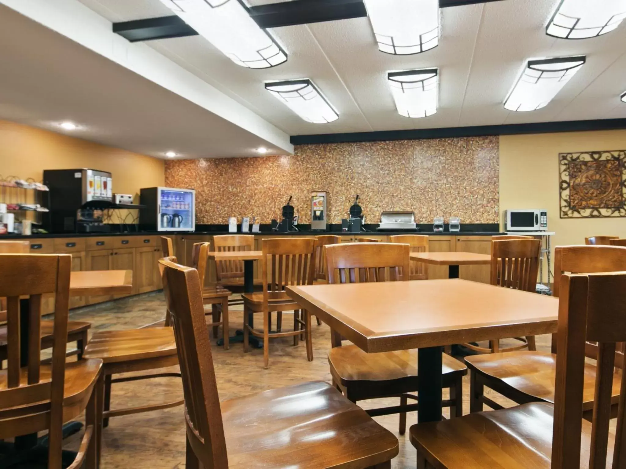 Continental breakfast, Restaurant/Places to Eat in Best Western Kelly Inn - Yankton