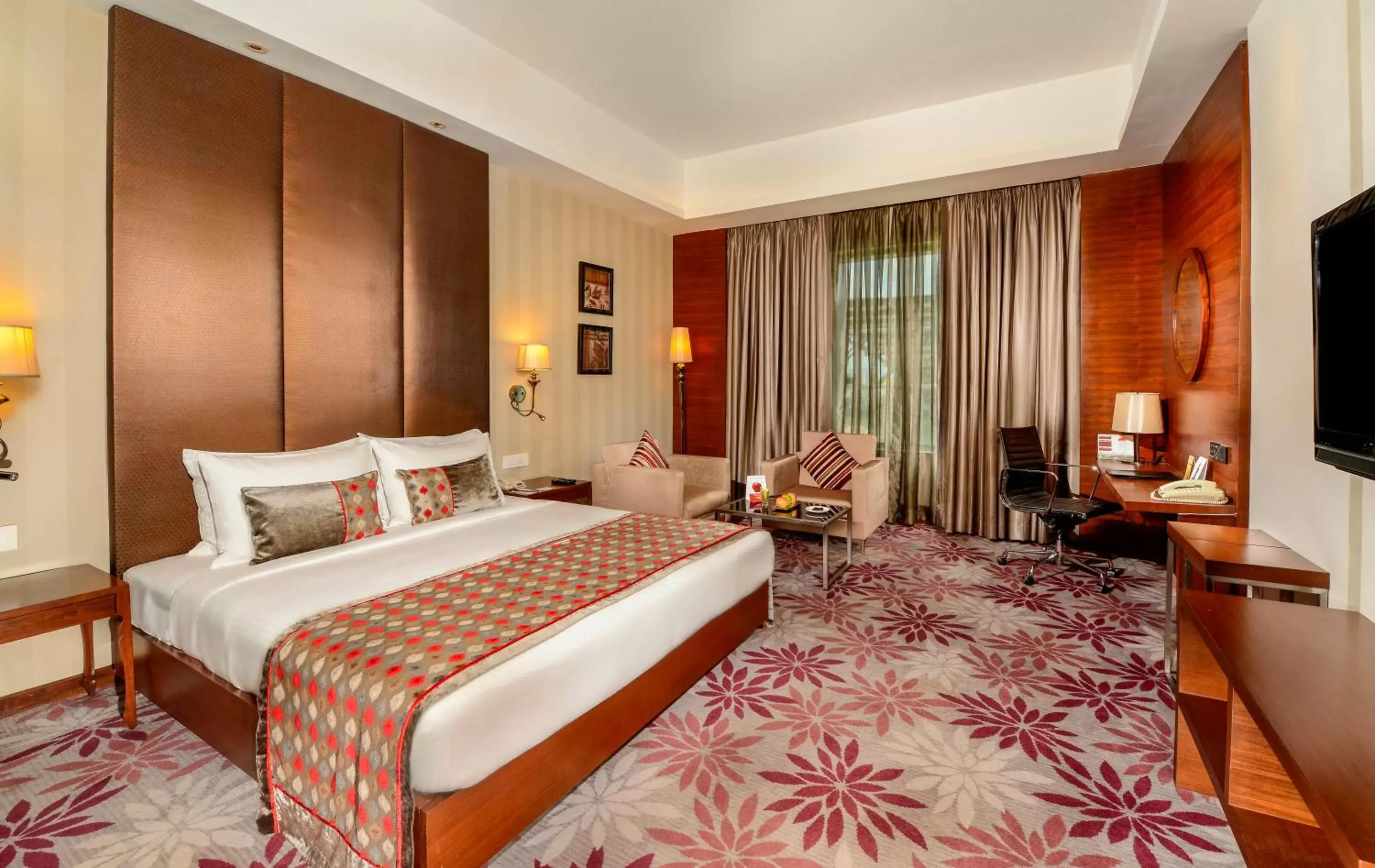 Bed in Pride Plaza Hotel, Kolkata