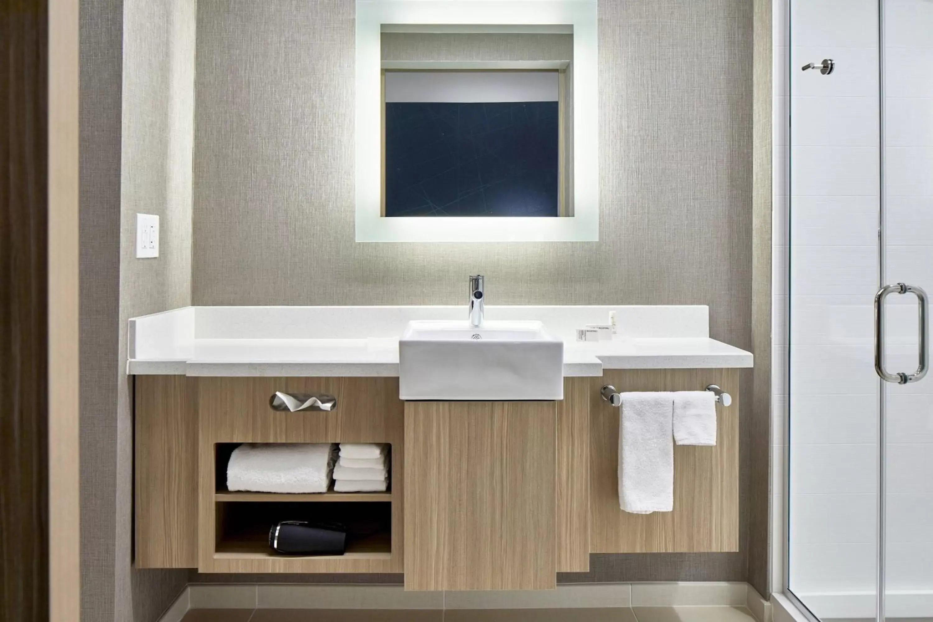 Bathroom in SpringHill Suites by Marriott Columbus Dublin