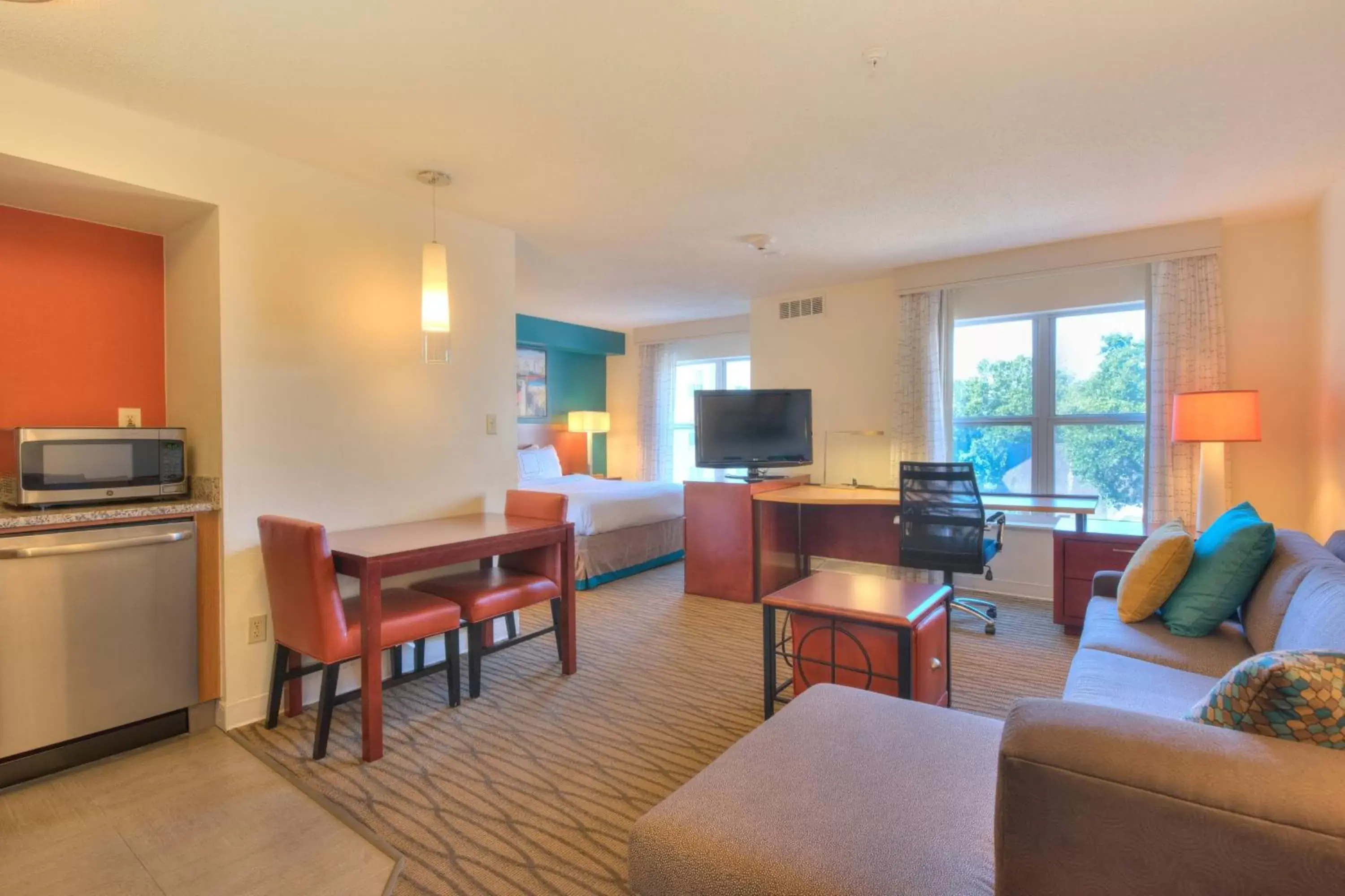 Photo of the whole room, Seating Area in Residence Inn Atlanta Buckhead/Lenox Park