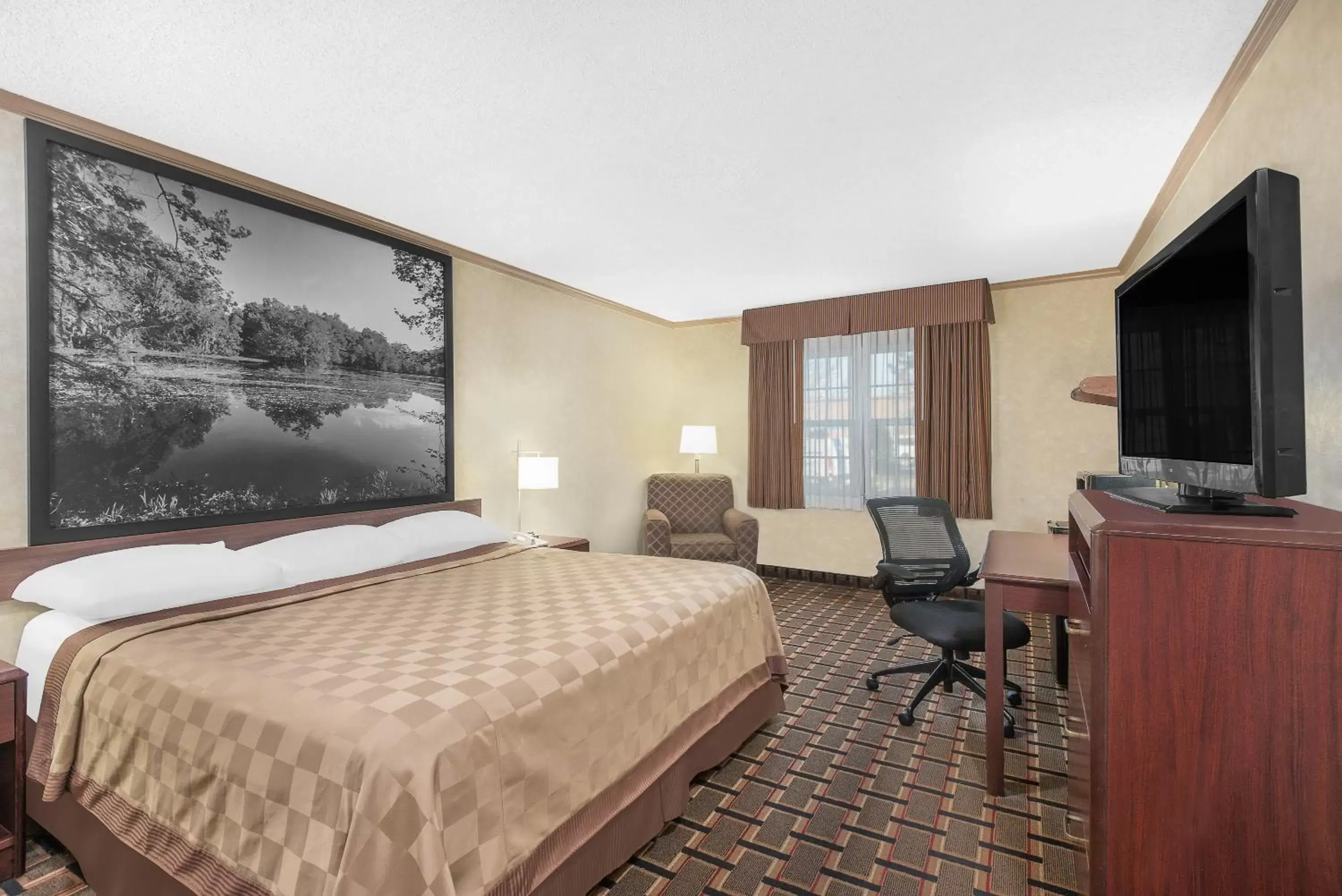 King Room - Non-Smoking in Super 8 by Wyndham Maumee Perrysburg Toledo Area