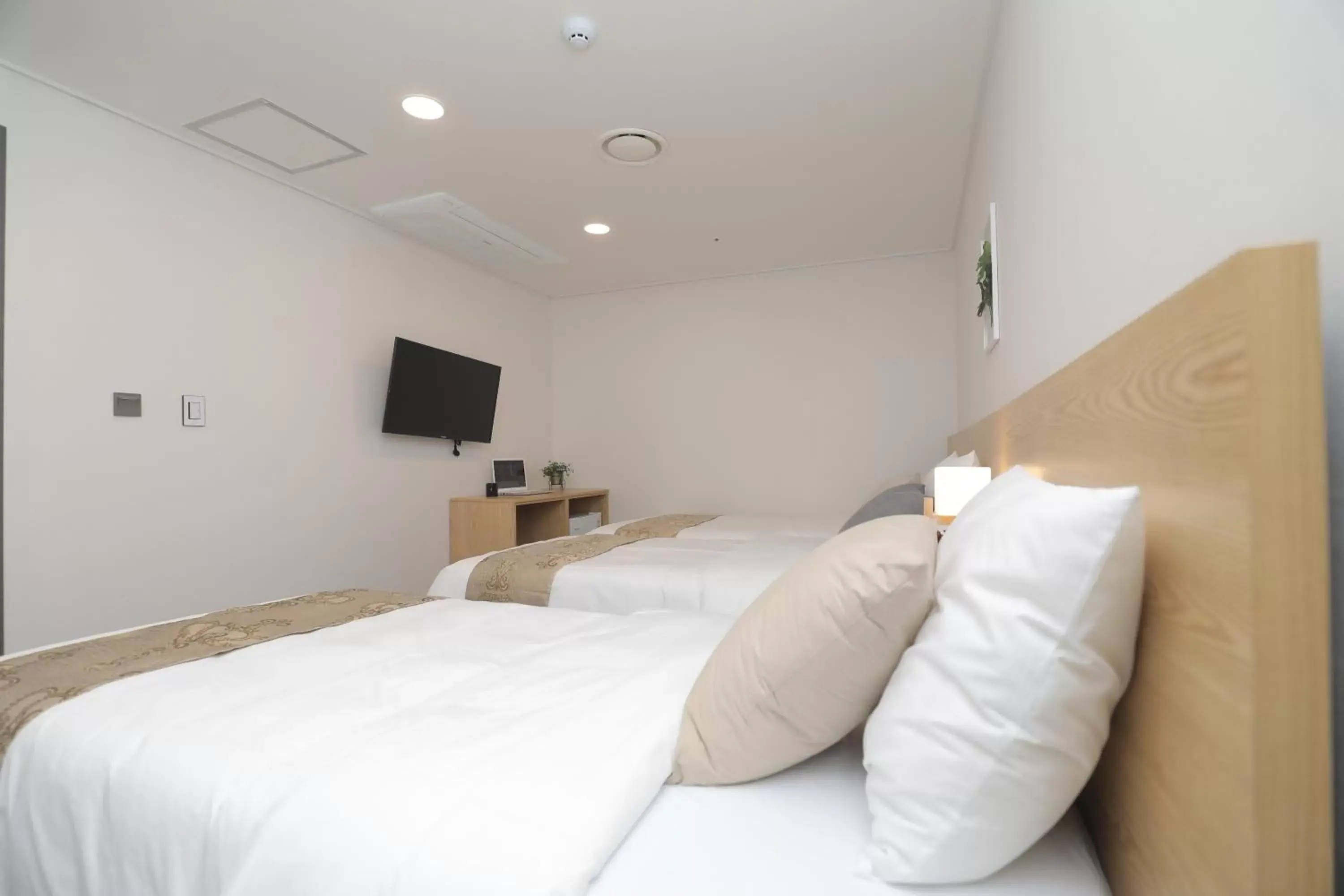 Bed in Line Hotel Myeongdong